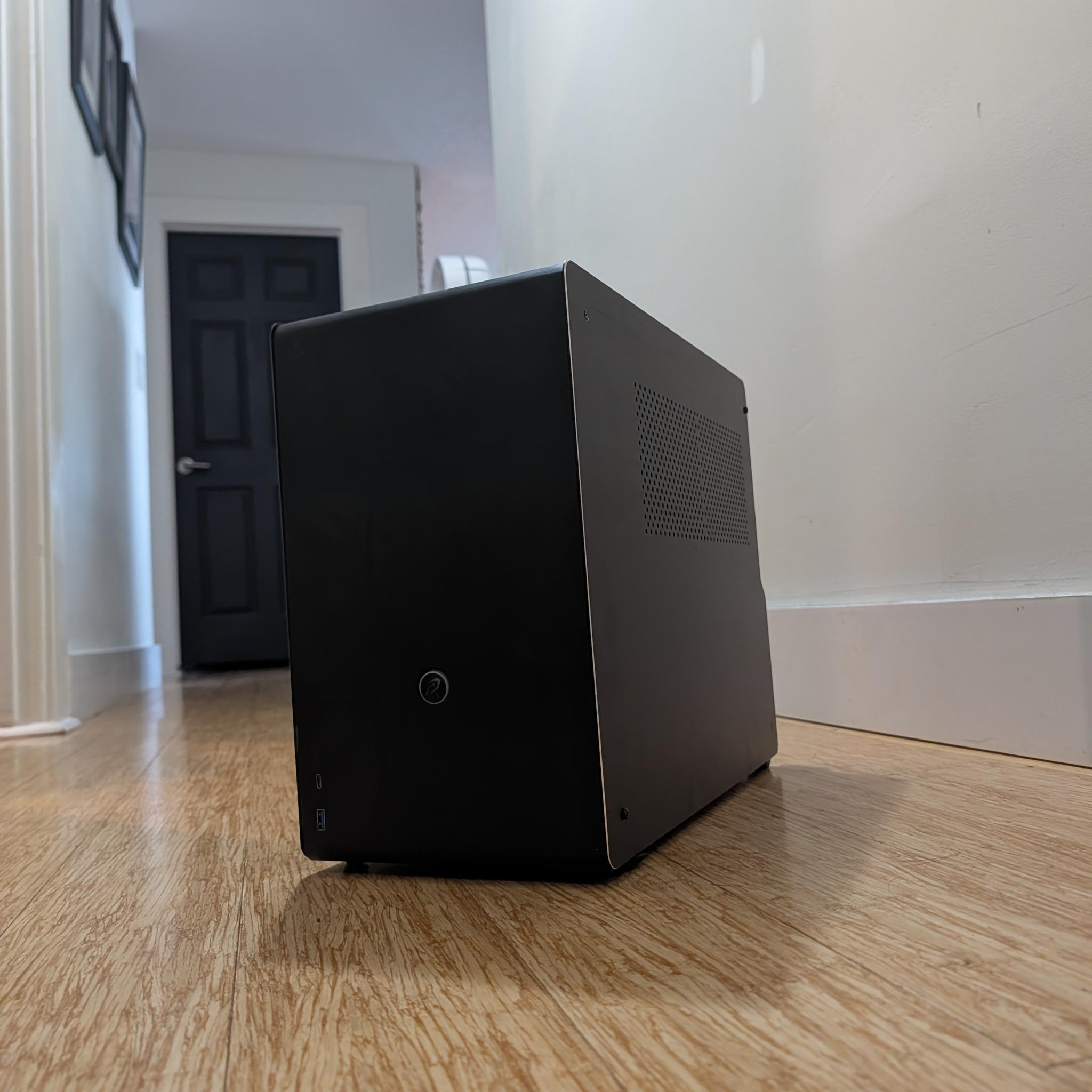 Custom Vertical GPU Gaming PC | Quadro M4000 | I7 4770T | 512GB SSD | 16GB |