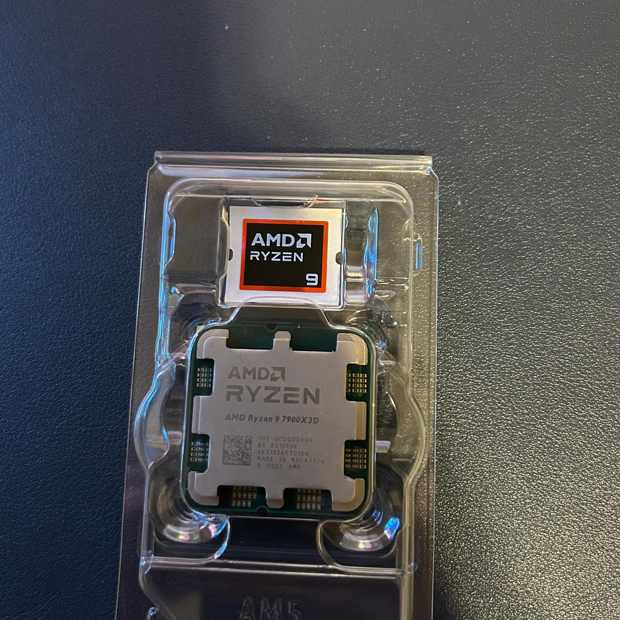 AMD Ryzen 9 7900X3D CPU - 12 Core processor