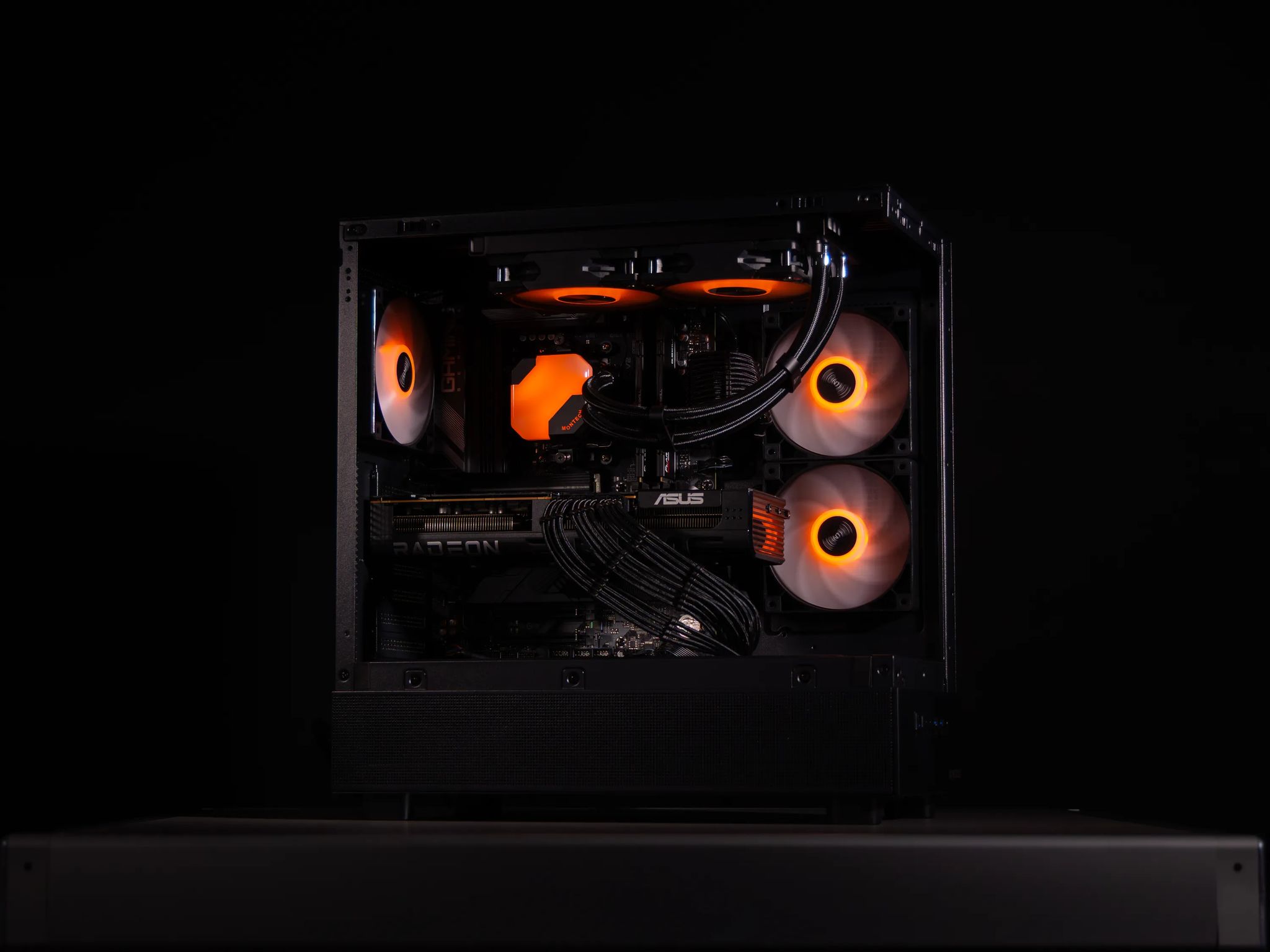 💥 Blitz 💥  RX 9070 XT / AMD R7 9700X / 1TB NVME / 32GB DDR5 RAM / 240 AIO / Windows 11 Pro