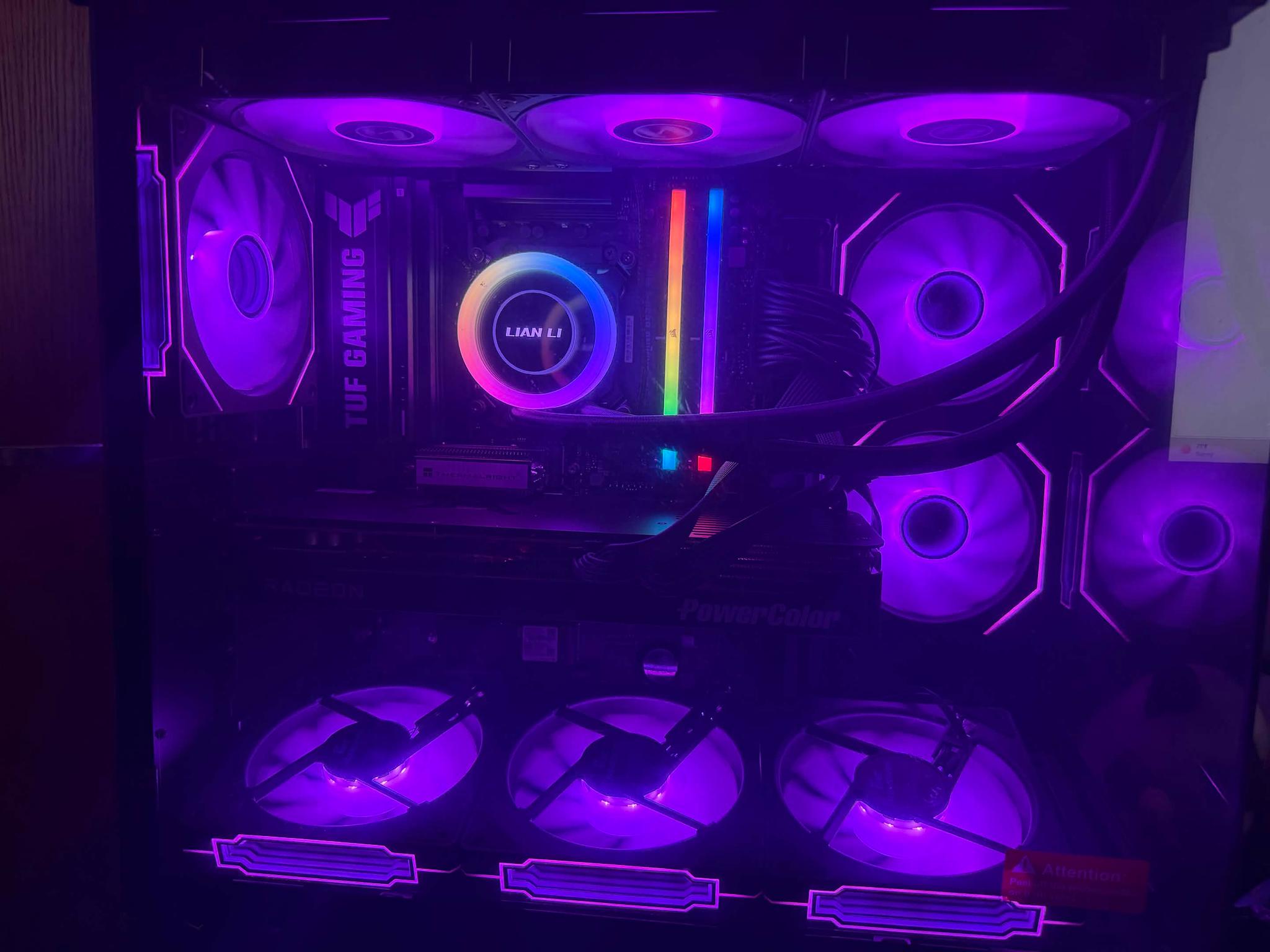 Radeon RX 9070 XT Custom Gaming PC - Ryzen 7 9850X3D, 32 GB RAM