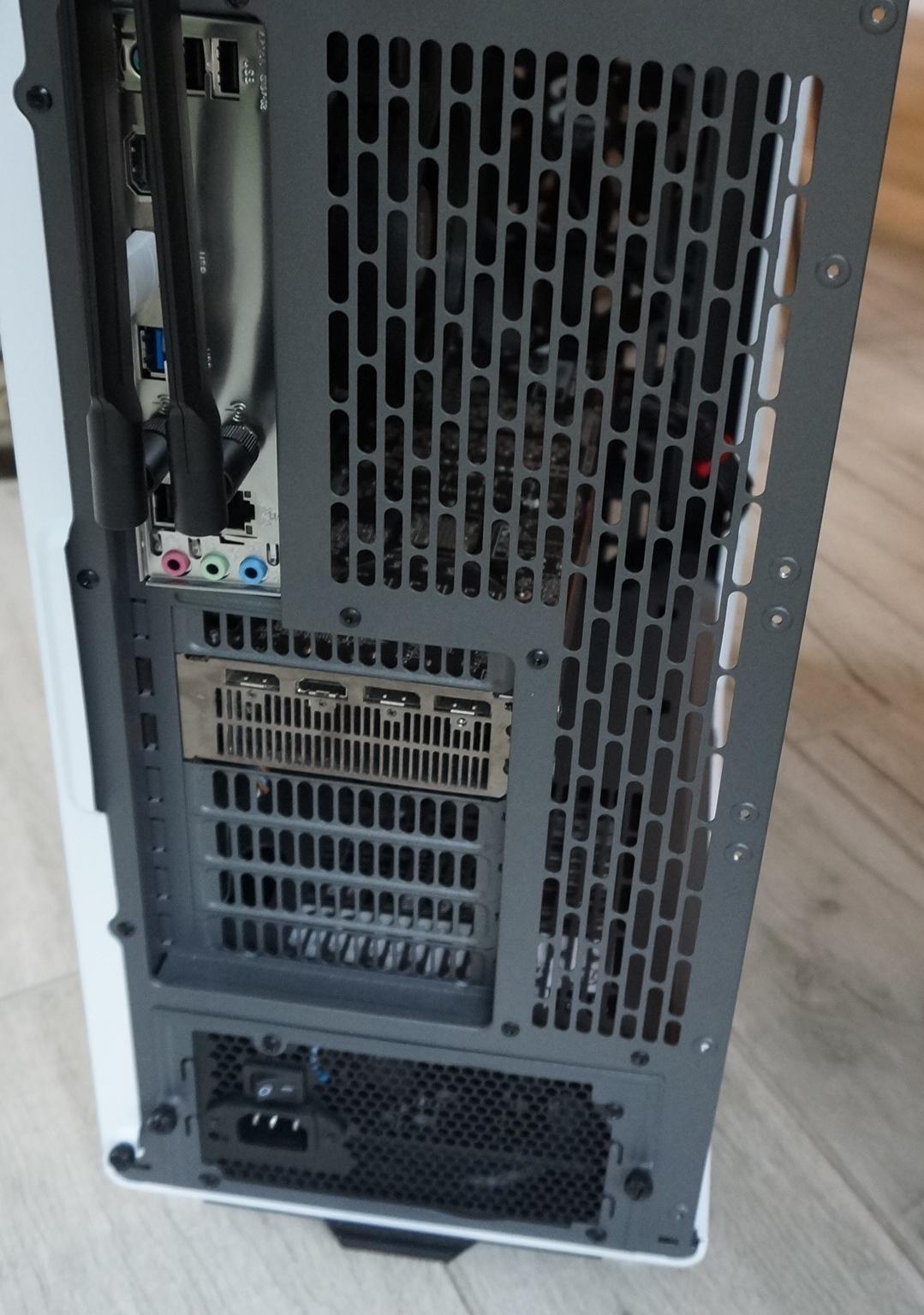 Ryzen 5 5500 | Radeon 5700 | Fractal North