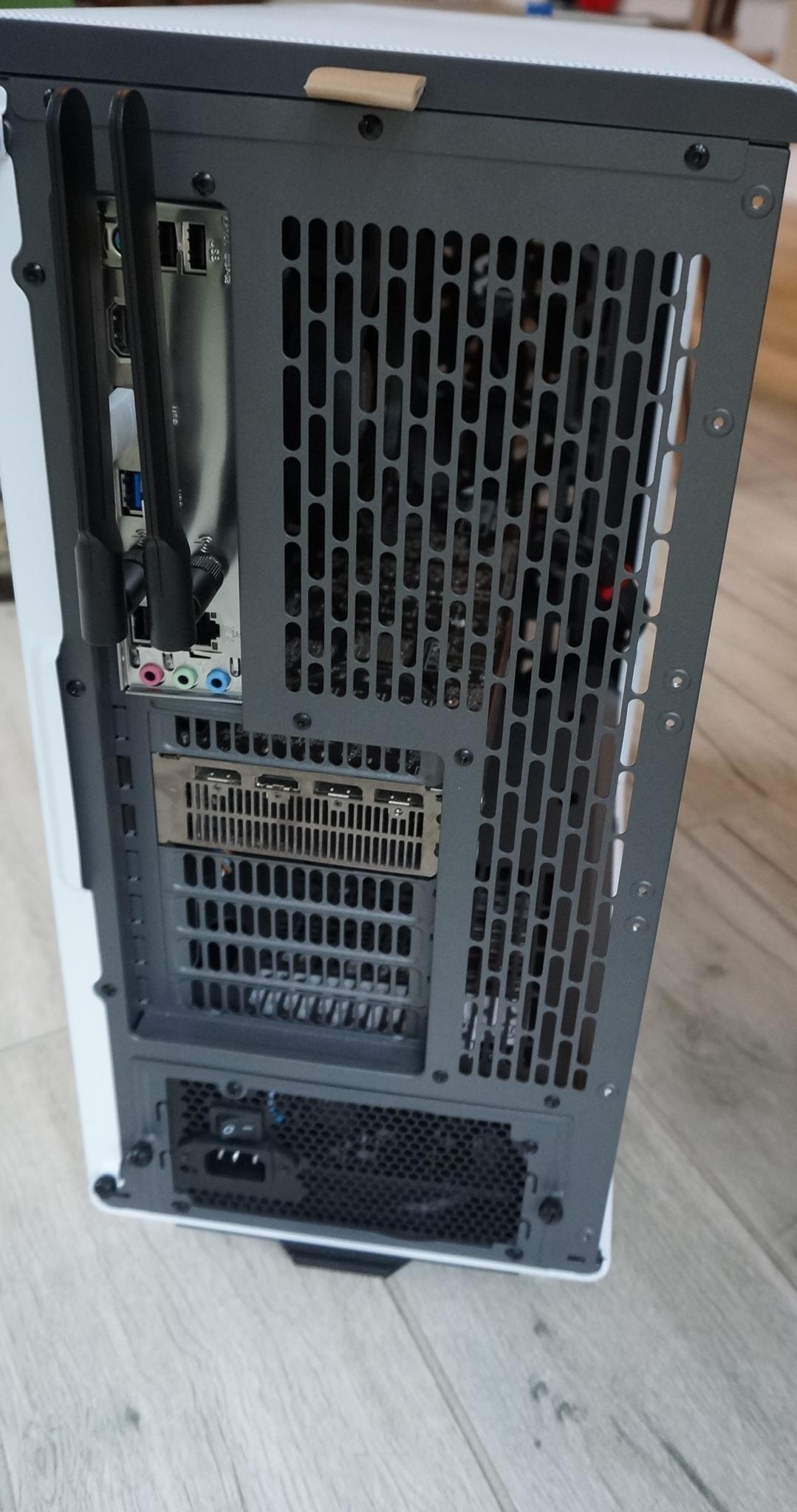 Ryzen 5 5500 | Radeon 5700 | Fractal North