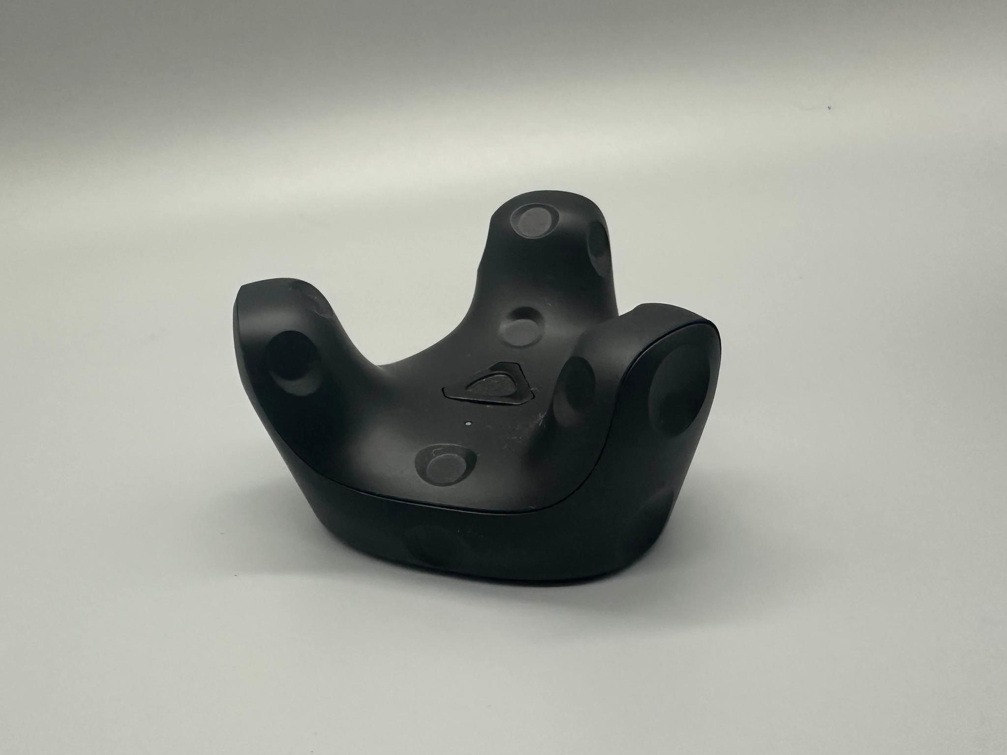 Full Body Tracking Vive Trackers (3) and 2.0 Base Stations
