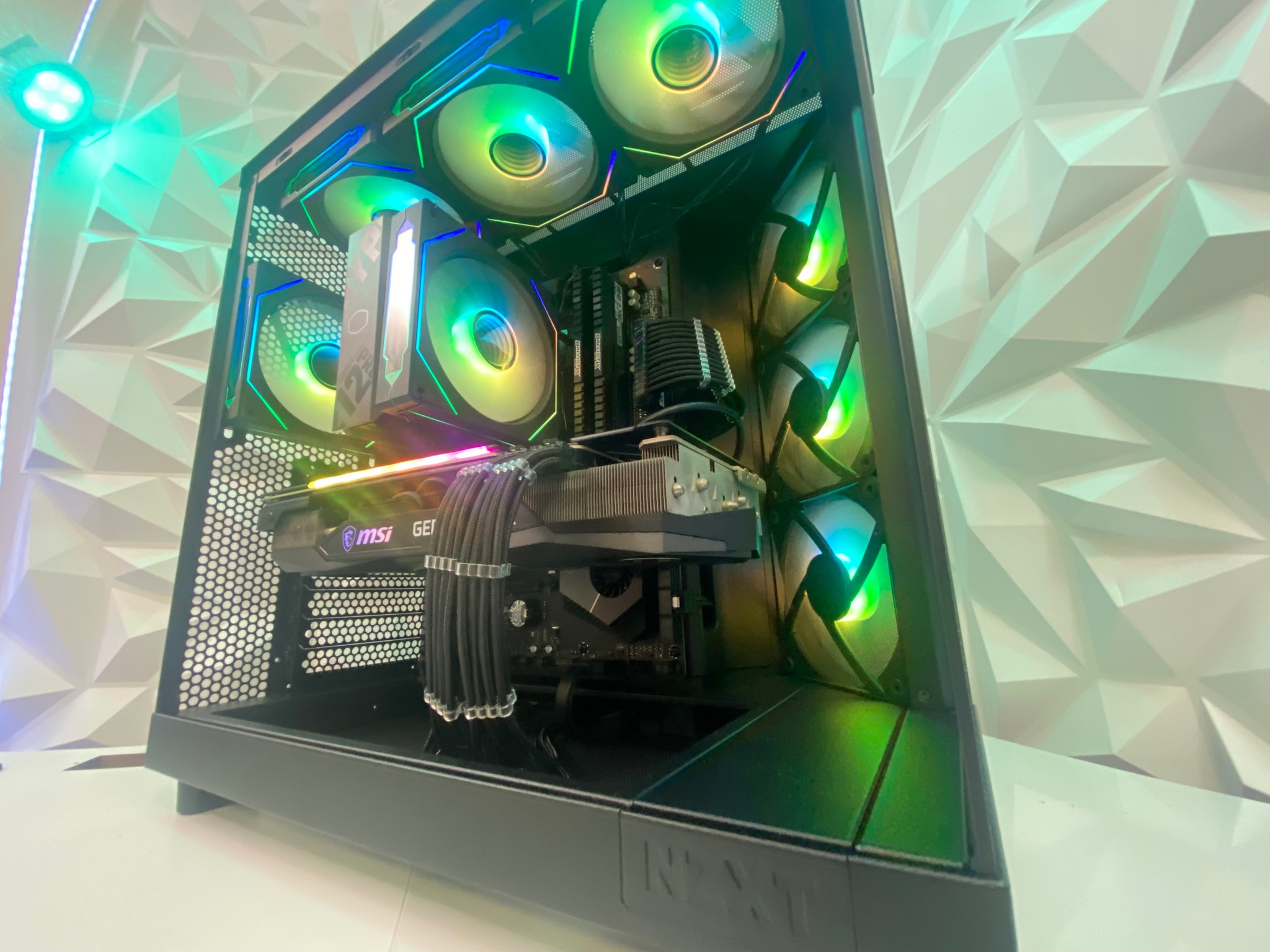 Pure Aesthetic Gaming PC | Ryzen 7-5800XT | RTX 3070 8GB | 16GB RAM | 1TB SSD