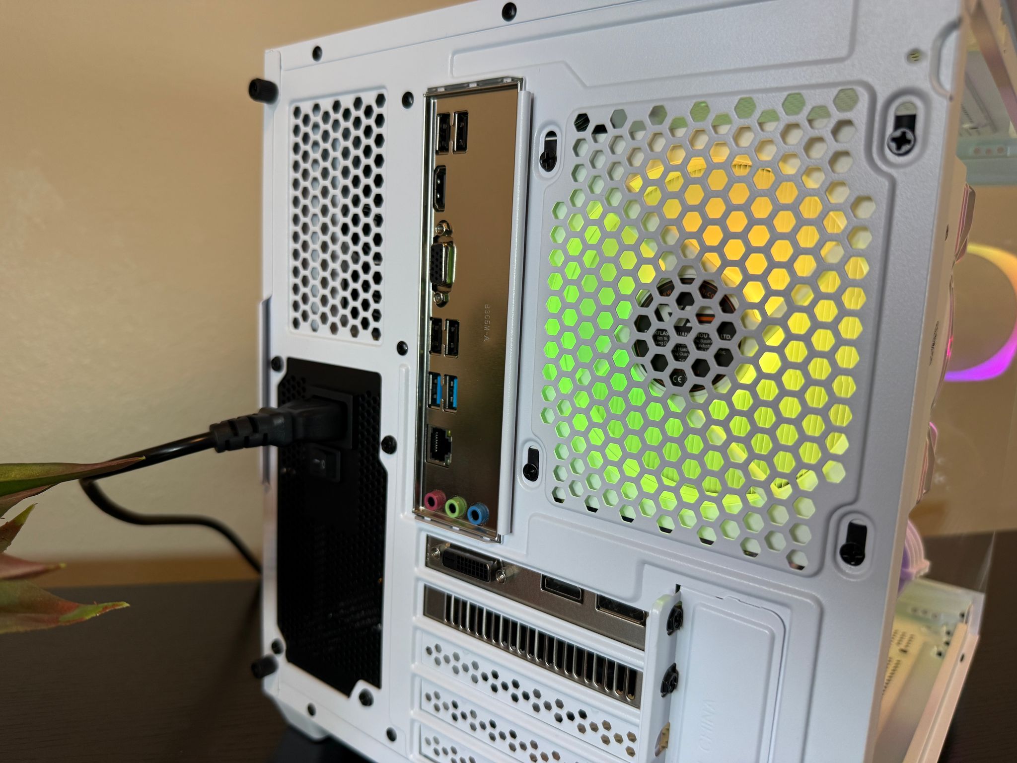 ☃️RTX 2060 Super, Intel i5-10505, 16gb RAM, 1.5TB Storage Custom Gaming PC☃️| Fortnite, CoD, more!