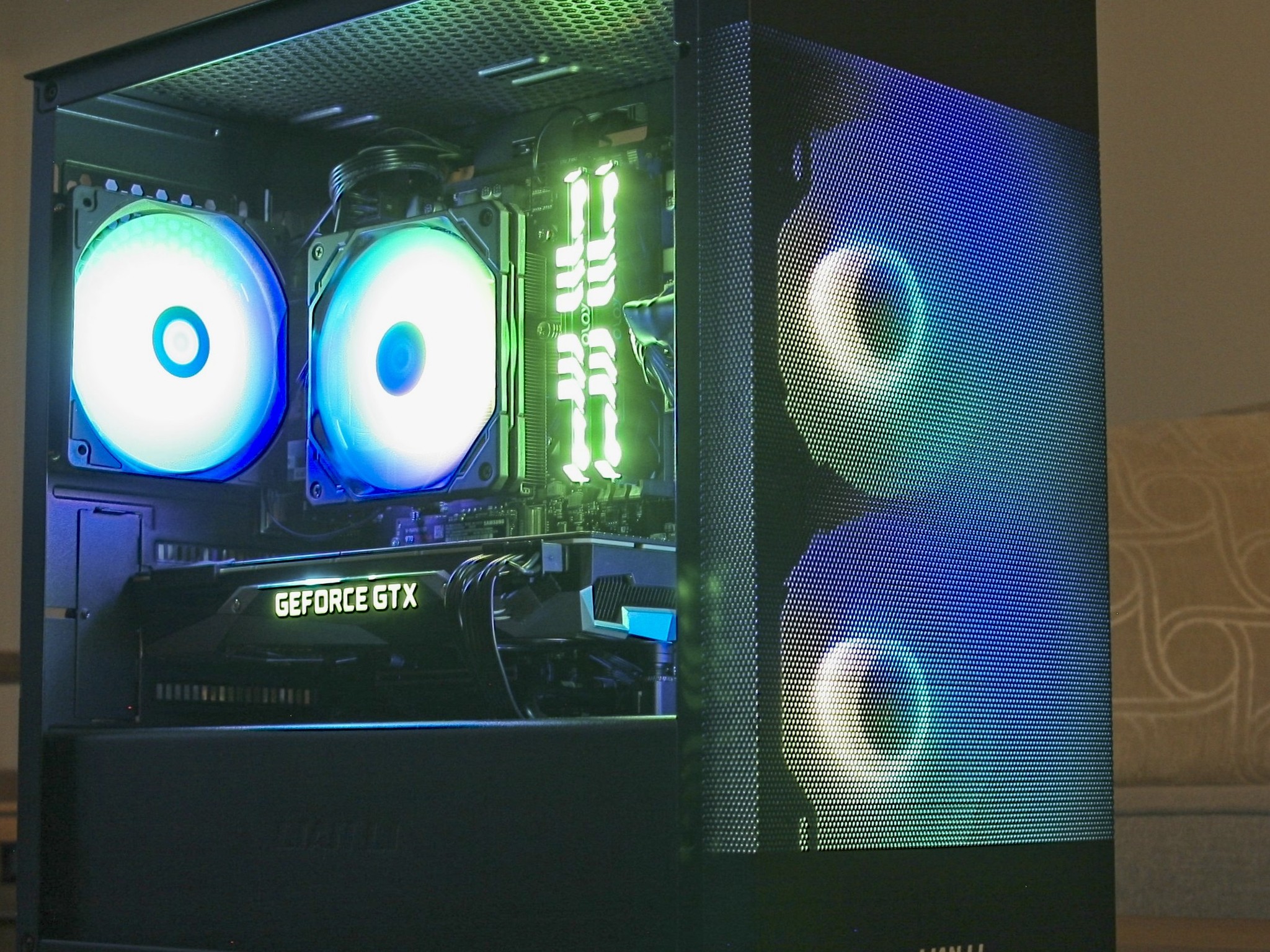 Gaming / Streaming PC - Nvidia GTX 1080 Ti - Ryzen 7 3700X - 16GB DDR4 - 1TB SSD NVME