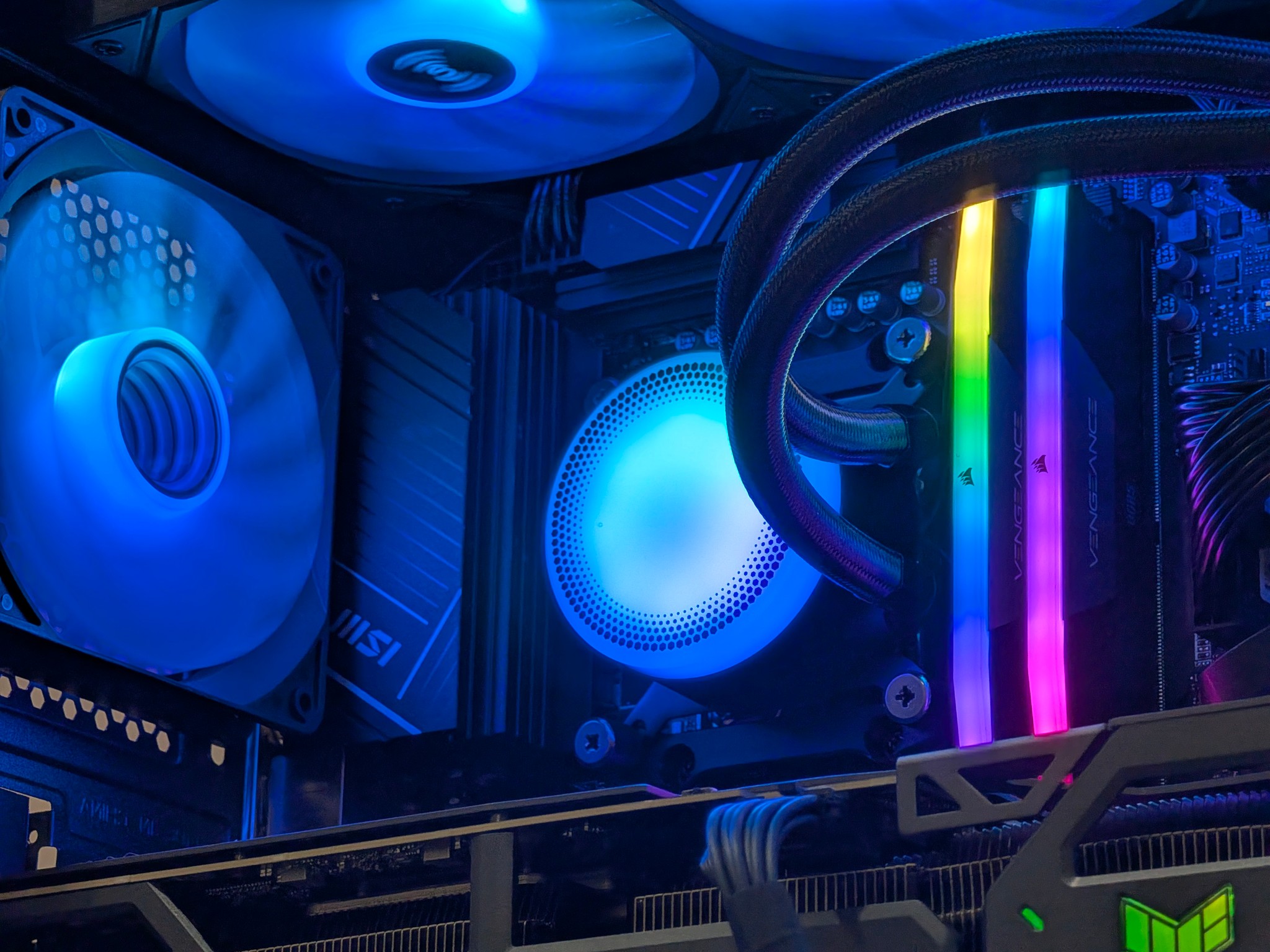 🌈🖤Ryzen 7 7700x | RTX 5070 | 32GB DDR5 | 2TB SSD | Gaming PC🖤🌈