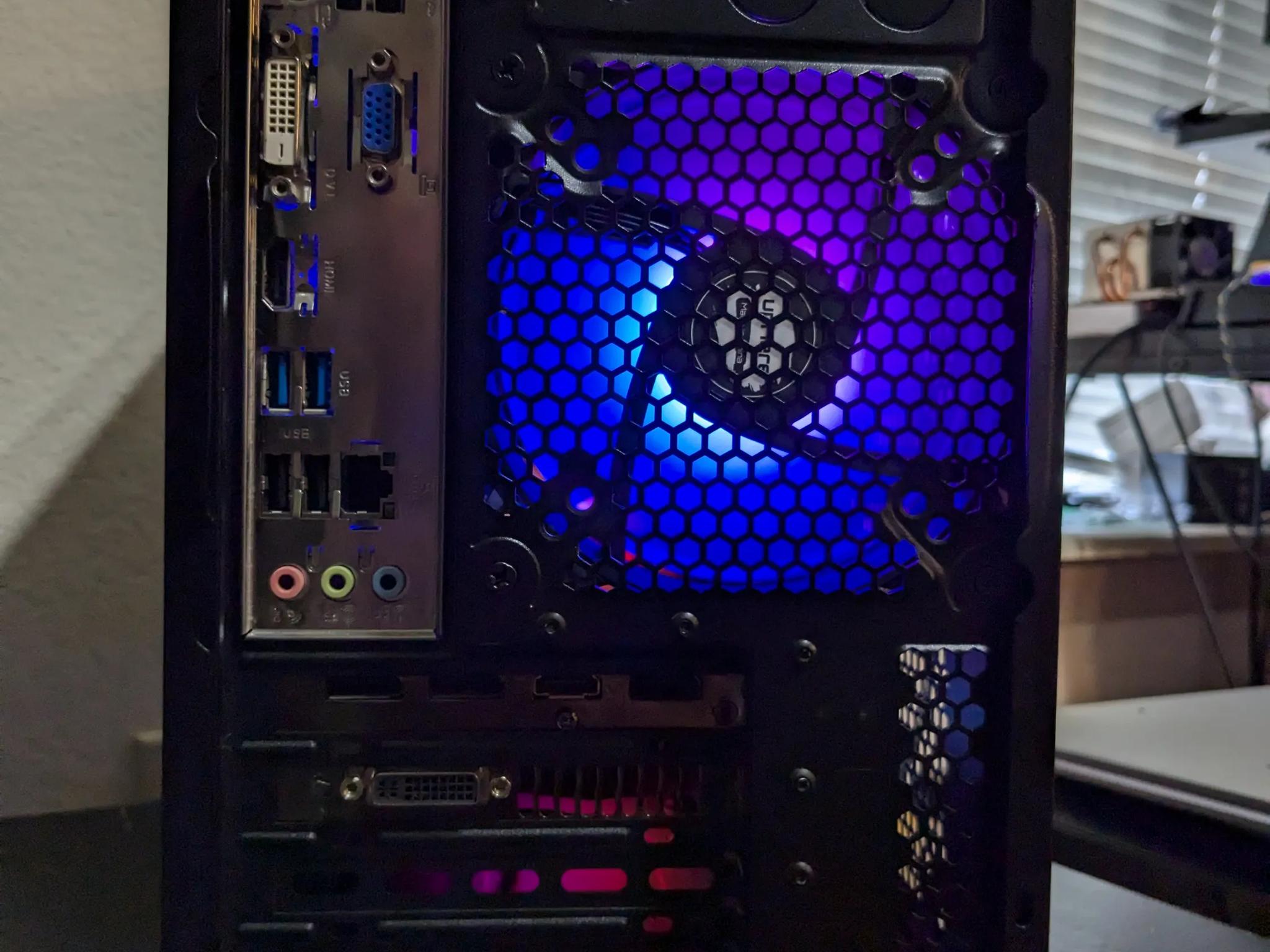 Free Ship ~ Xeon 1230v2 (same as i7-3770S), 16GB RAM, GTX 960 4GB, 400GB SSD, Win10, RGB, Wifi