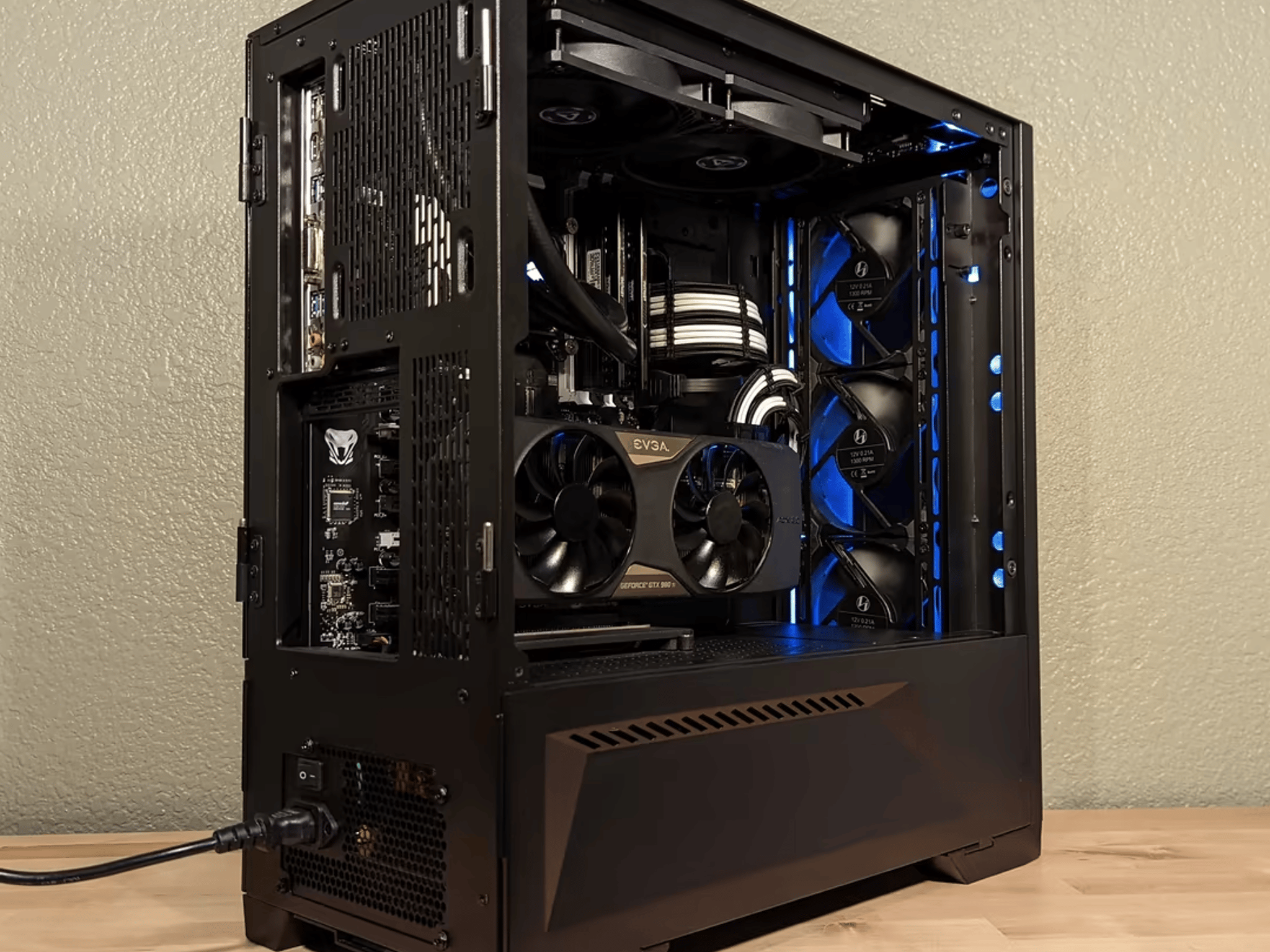 Liquid Cooled Gaming PC | i7, 980Ti