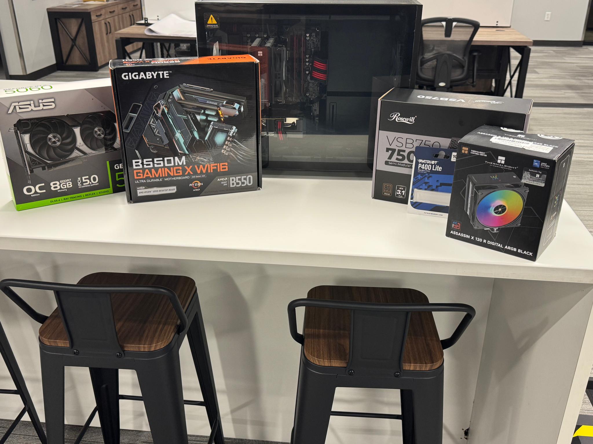 Ryzen 5 5600X - RTX 5060 - 95% New Build