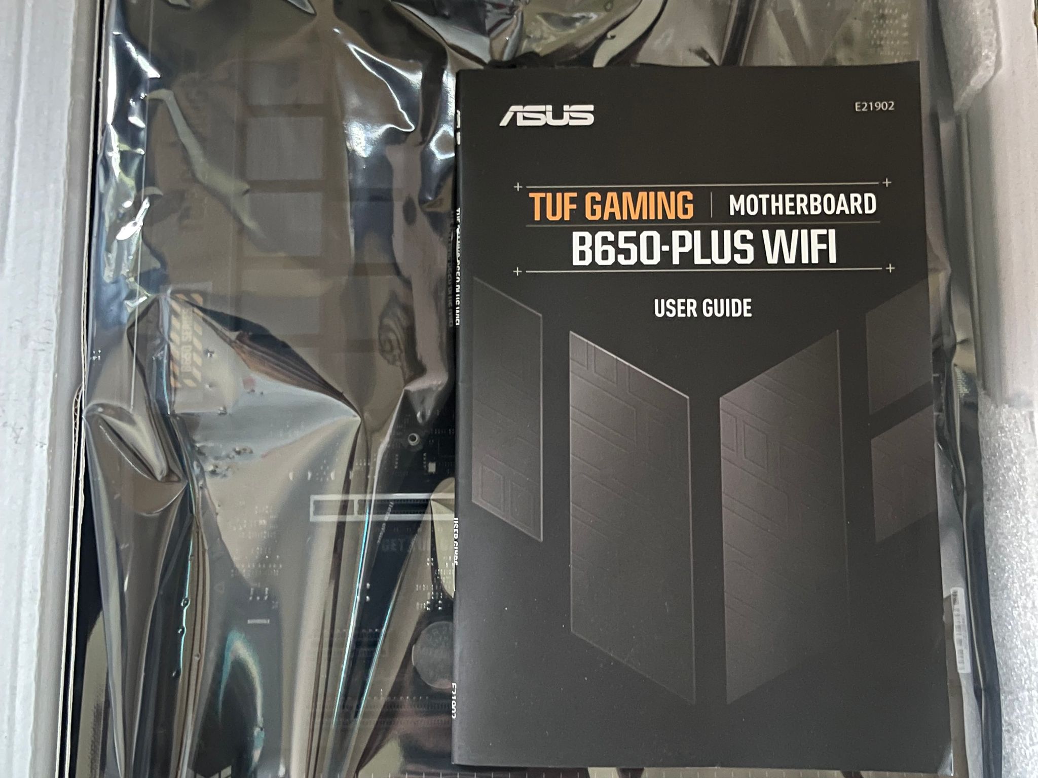 TUF GAMING B650 Plus Wifi  ( Missing Antenna)