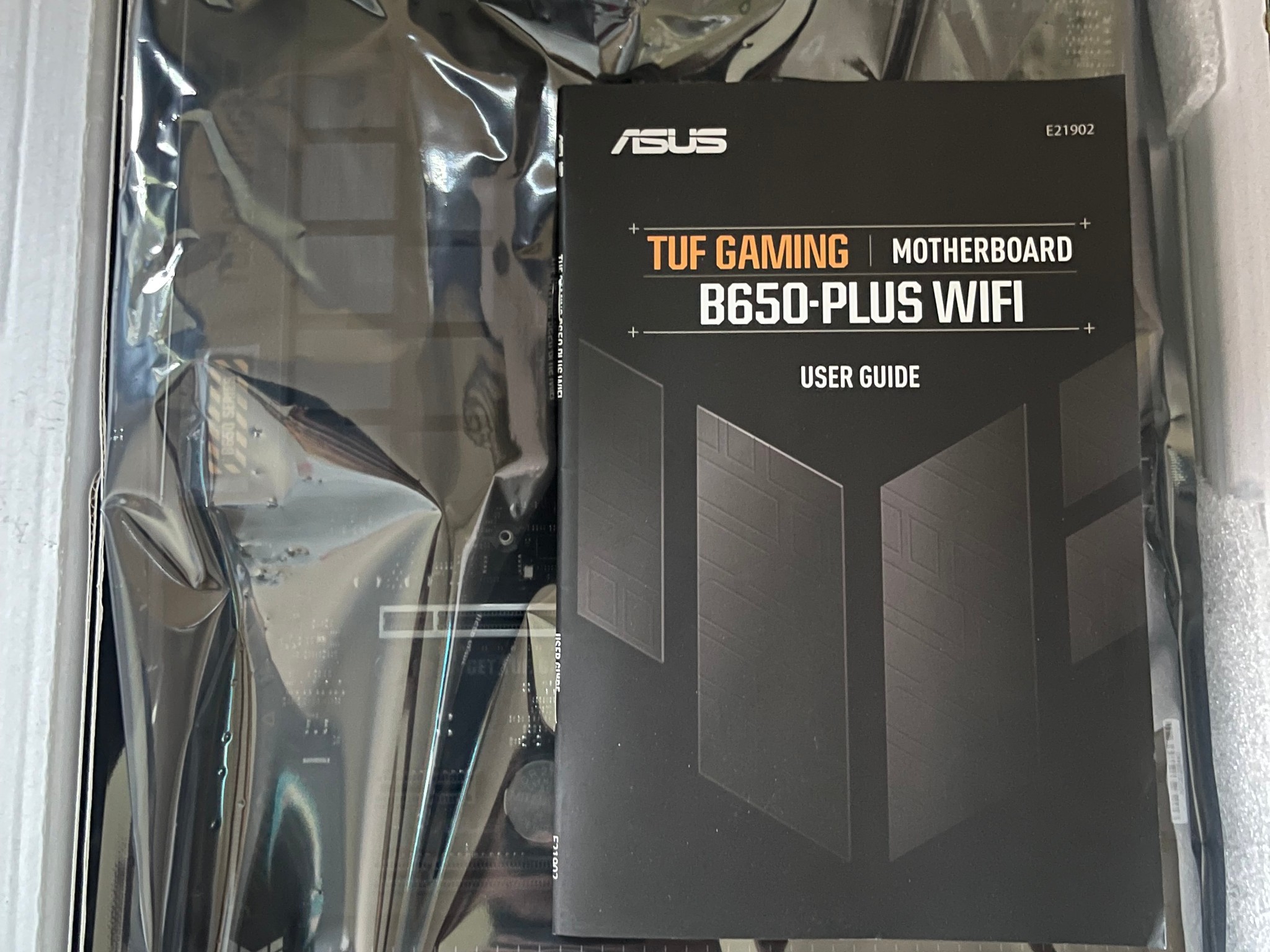 TUF GAMING B650 Plus Wifi  ( Missing Antenna)