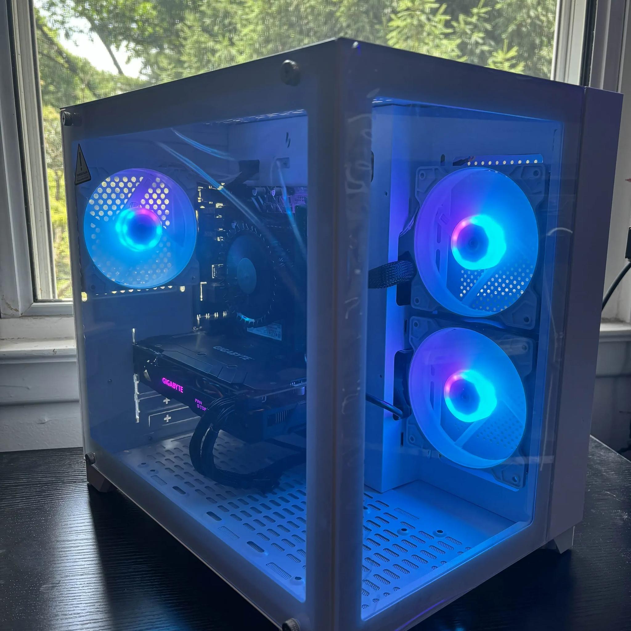 GAMING PC i5 12TH GEN RADEON RX 570 RGB Lighting RGB Fans Computer
