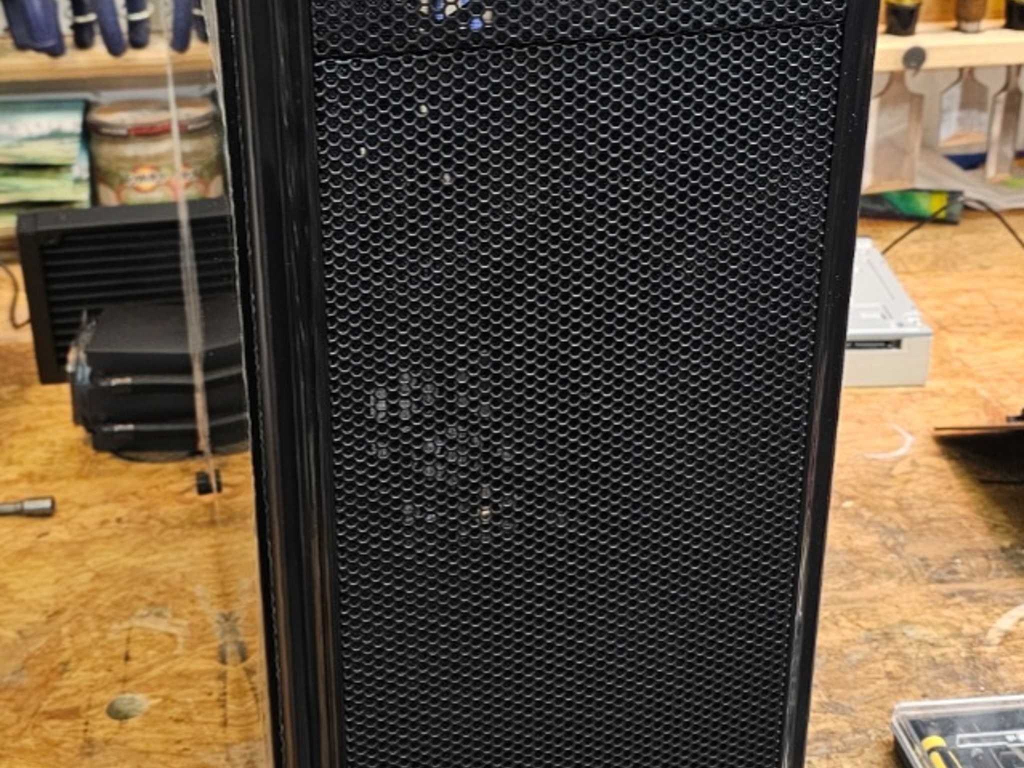 Cougar Glass Window Midi Tower