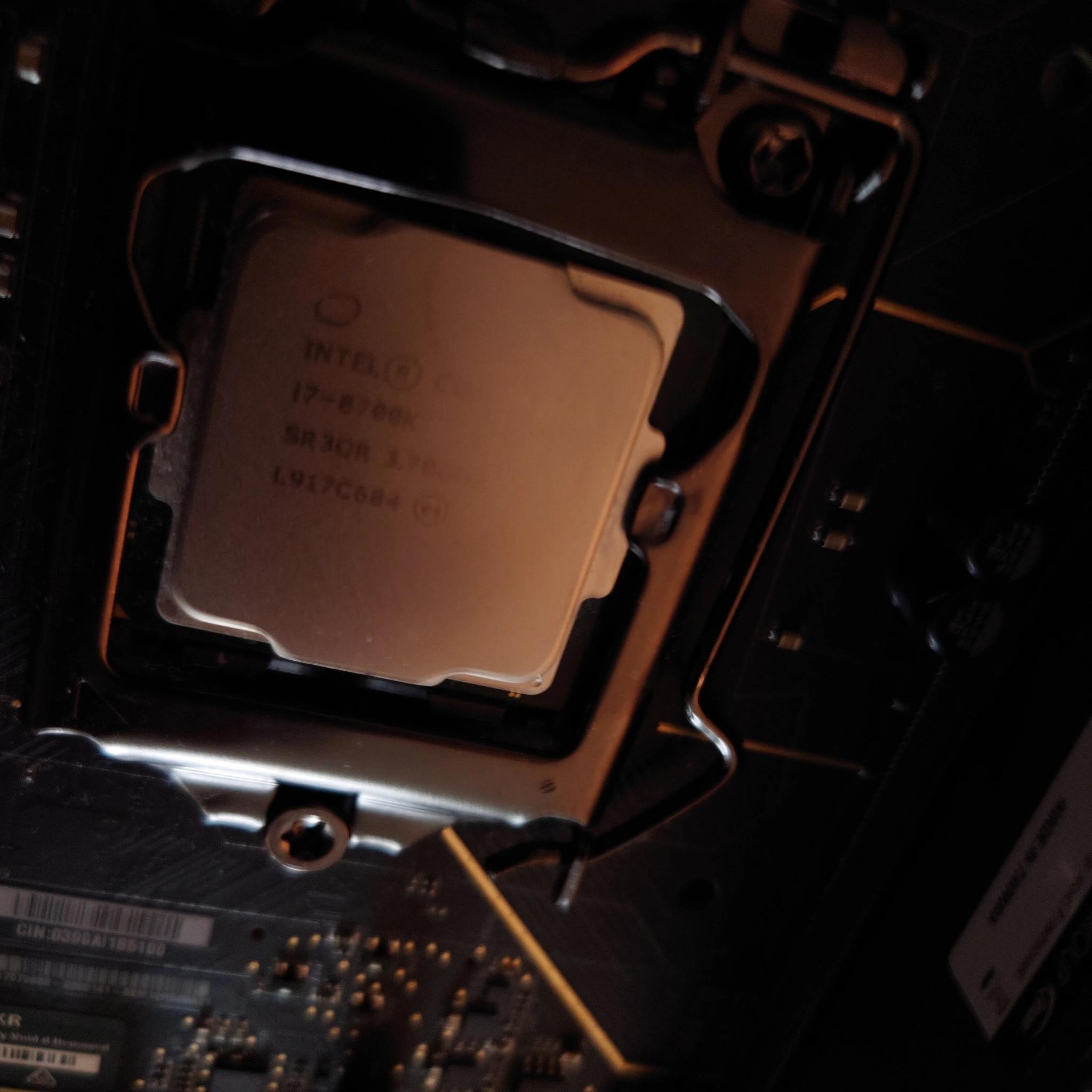 EVGA Z390 Dark Motherboard with i7 8700k and 2x32gb 64gb RAM