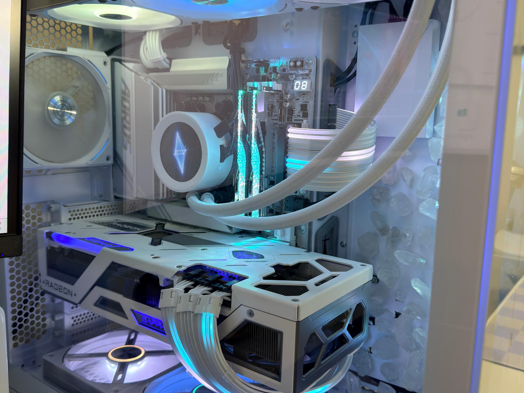 High-End, Perfect Gaming PC - Sapphire Nitro+ RX 6950 XT, Ryzen 9 9950X, 64GB RAM, Lian Li O11 XL