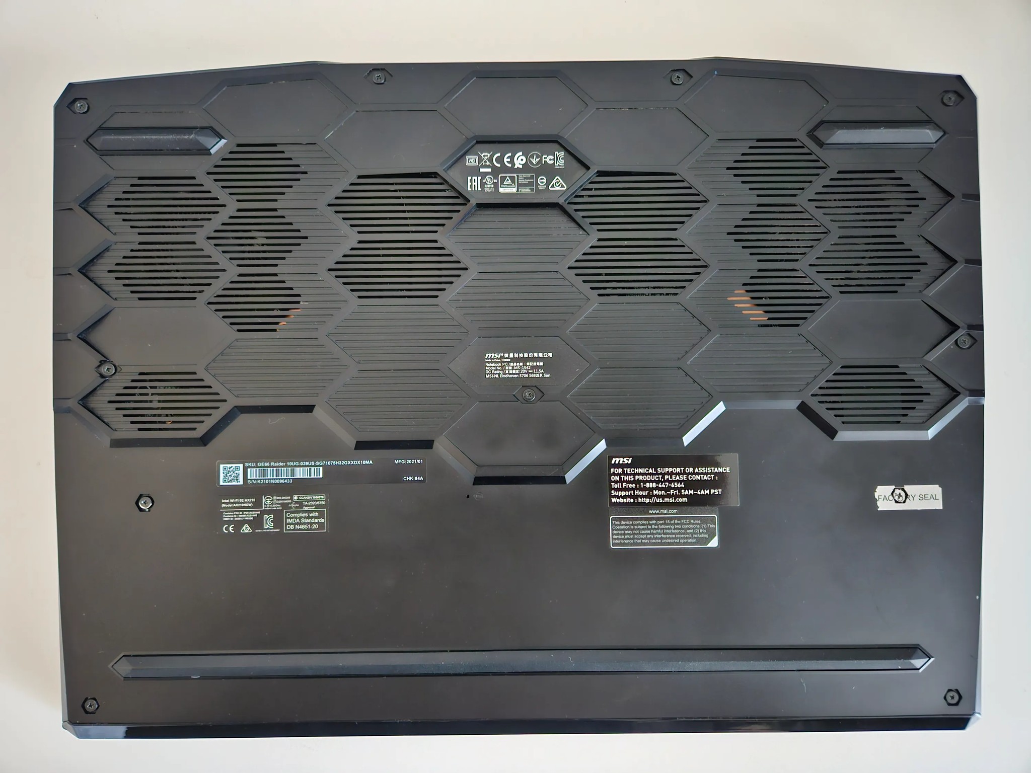 MSI GE66 Raider 15.6" 240Hz i7-10750H 32GB RAM 1TB SSD RTX 3070 Laptop