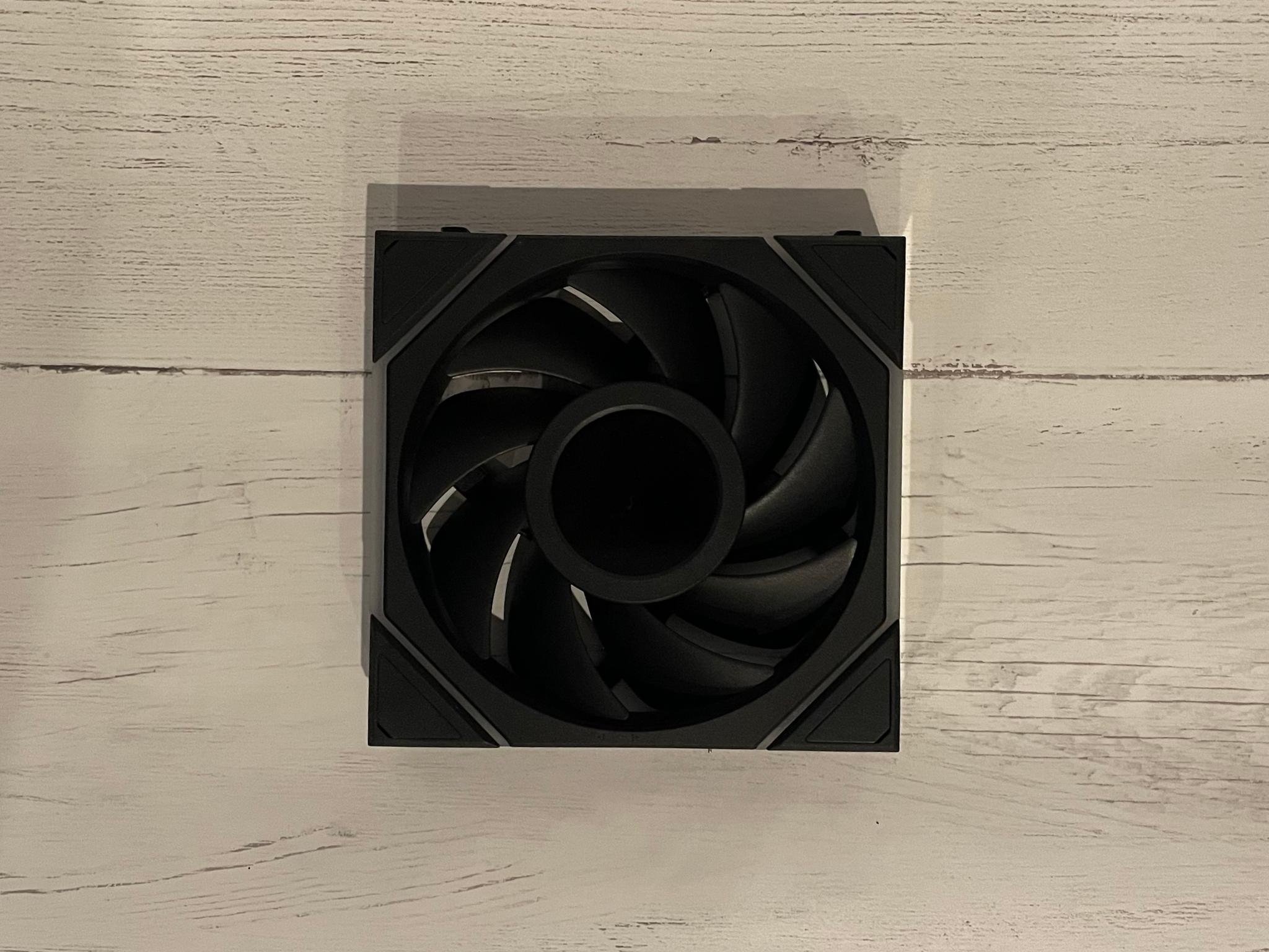 LIAN LI UNI FAN TL LCD 120 RGB