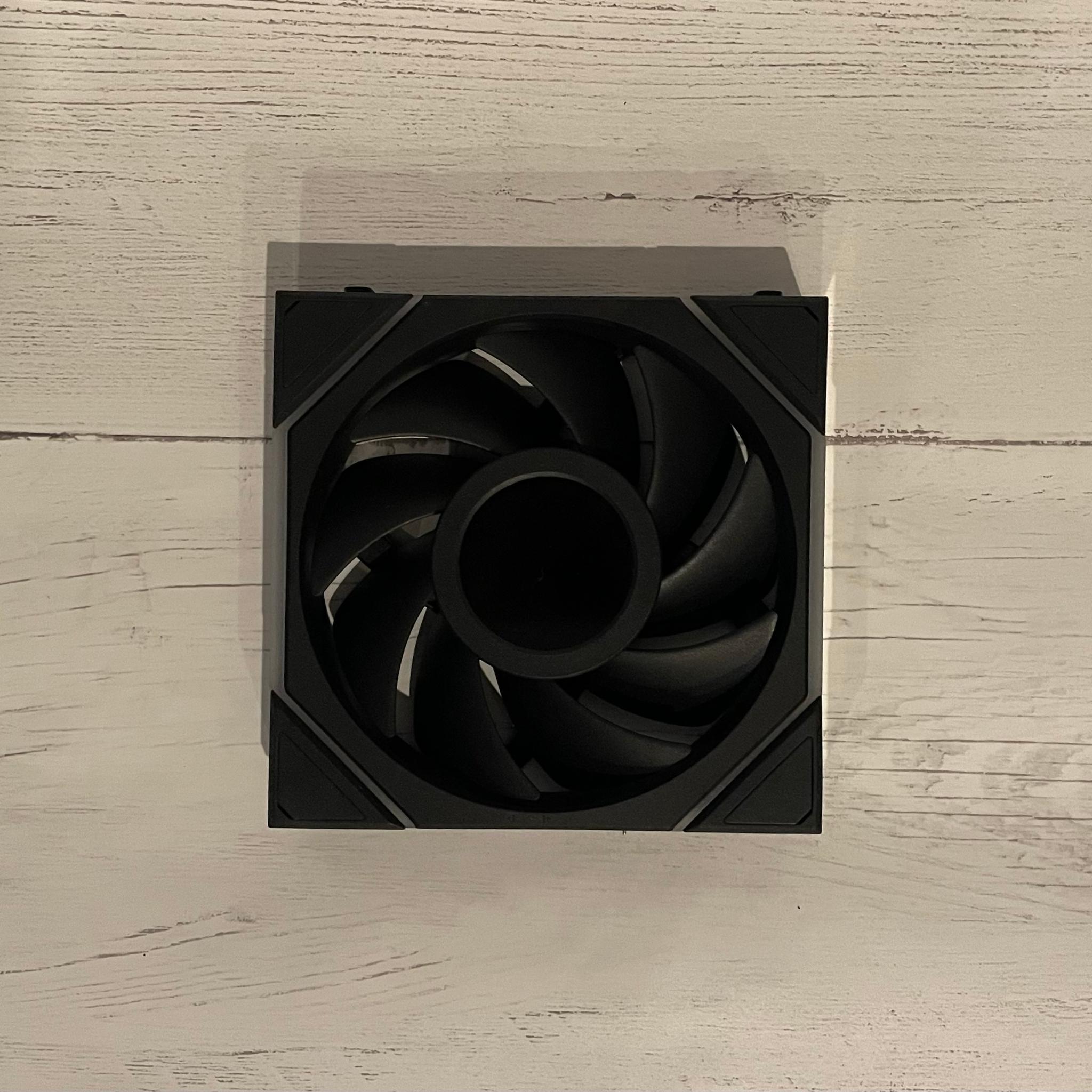 LIAN LI UNI FAN TL LCD 120 RGB