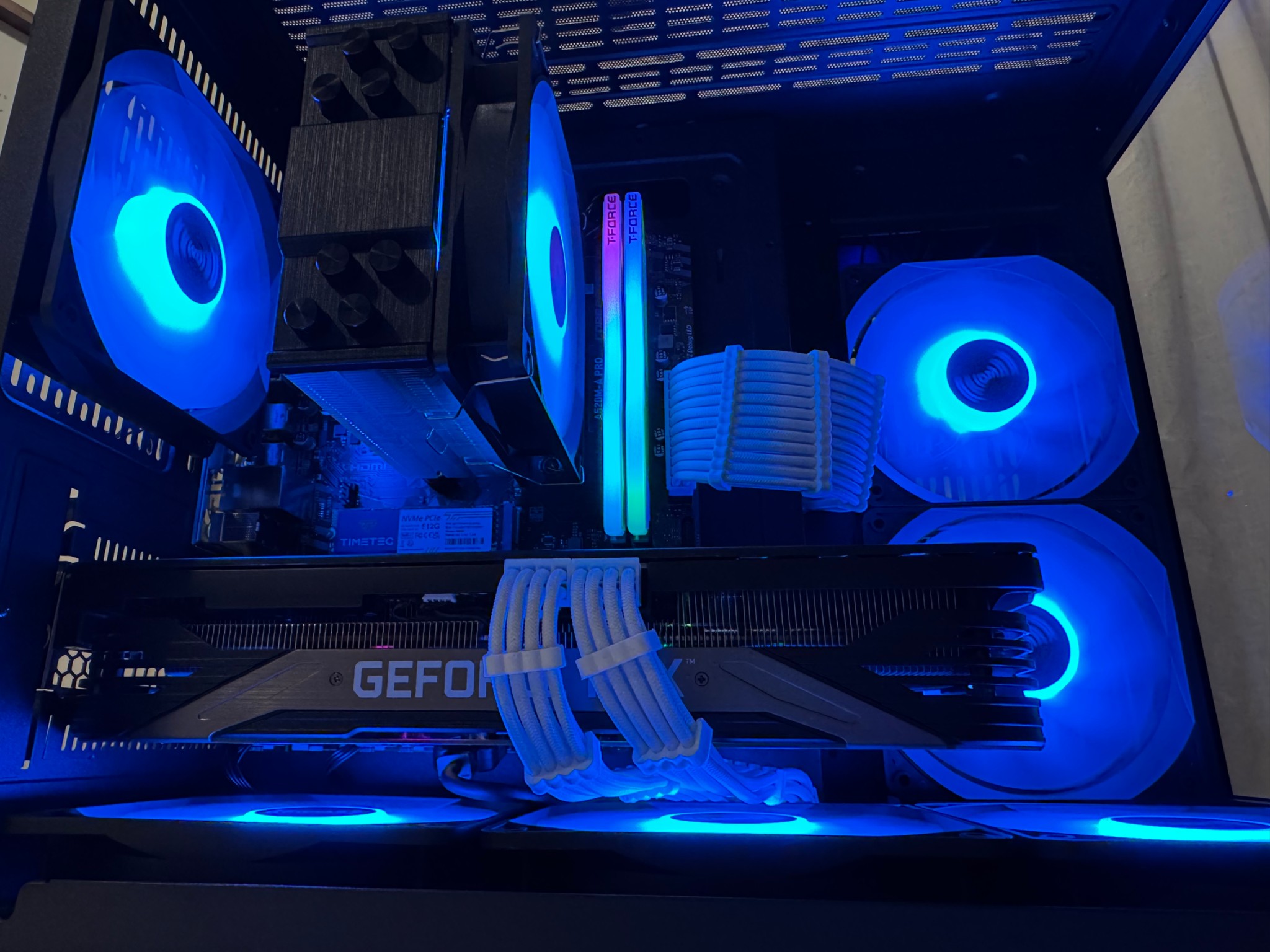 RTX 3070 Ryzen 5 5600X GAMING PC