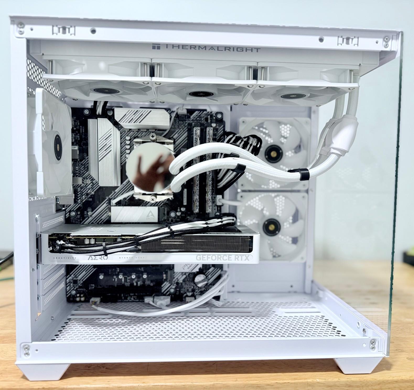 Achromatic Gaming PC RTX 5060 OC Edition