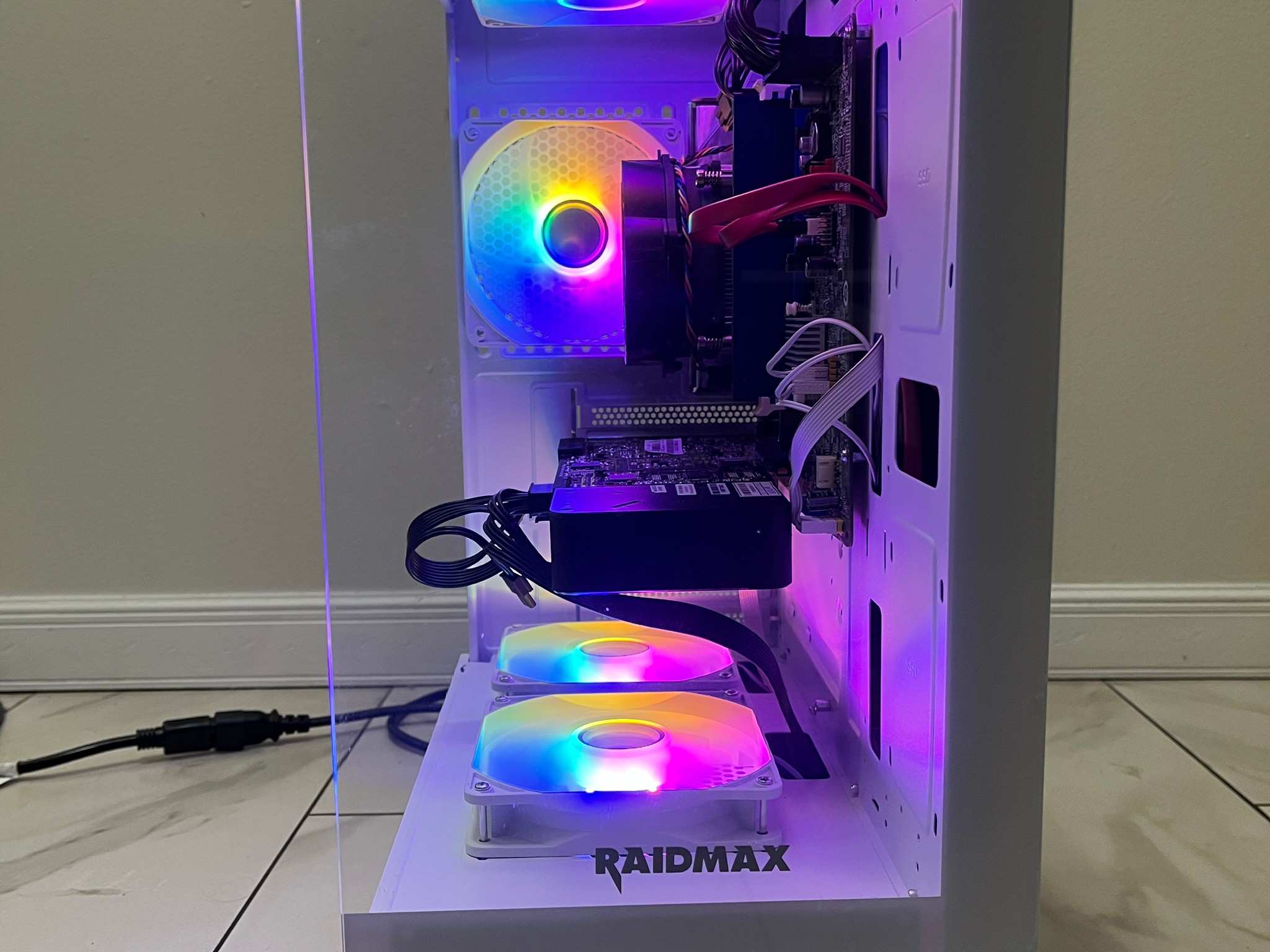 Super Budget Gaming PC - Intel i5-4440, NVIDIA GTX 670, 12GB RAM, 756GB Storage, w/ Wi-Fi & BT