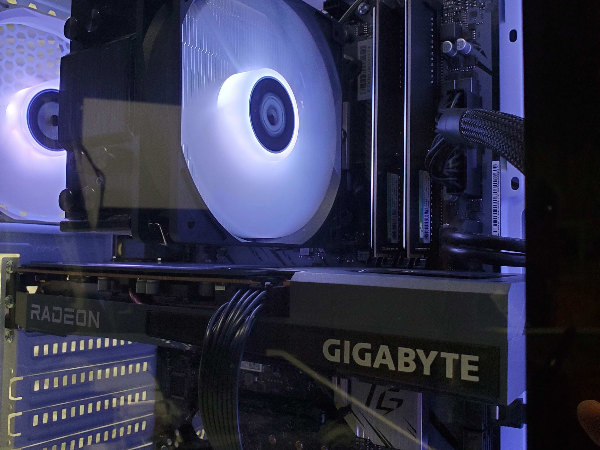 BF SALE! GAMING/STREAMING PC!| 5600X | RX 6650XT | 16GB RAM | 1TB NVMe SSD | RGB 