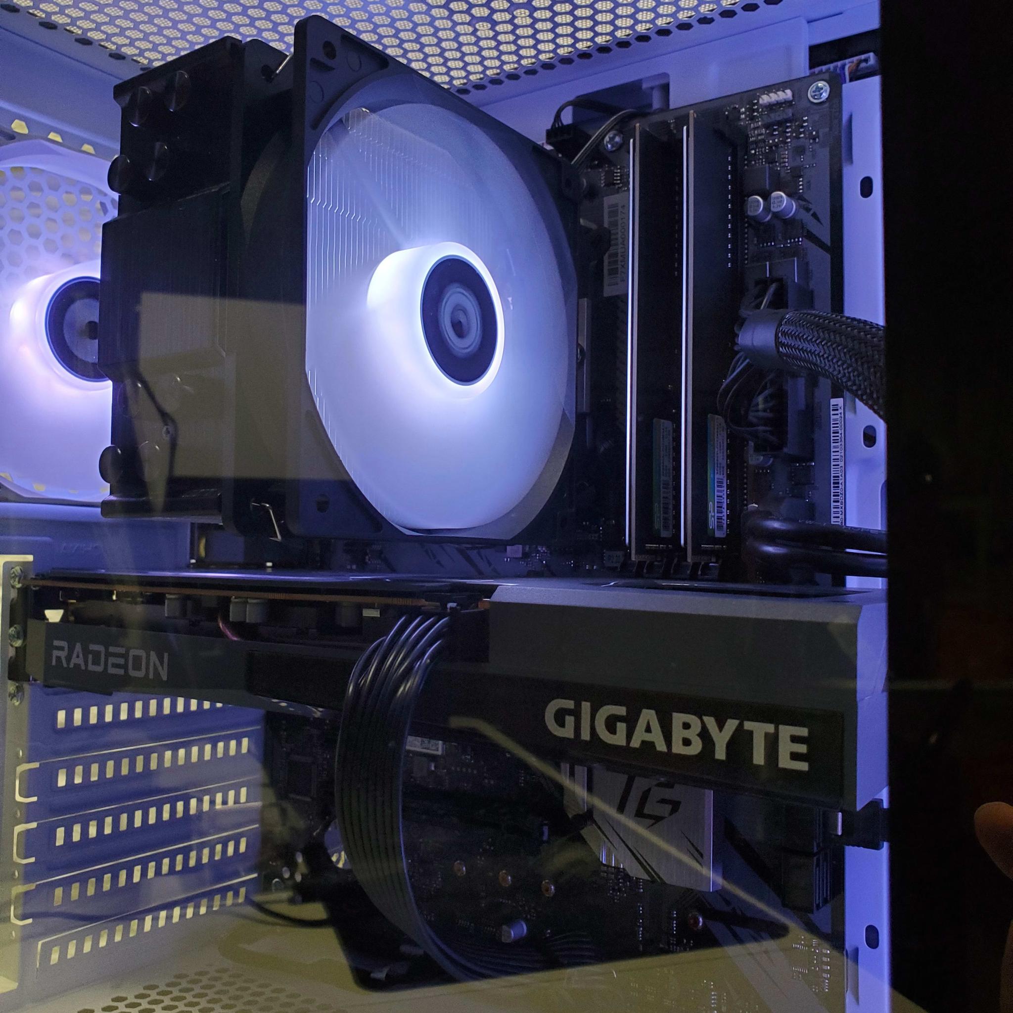 BF SALE! GAMING/STREAMING PC!| 5600X | RX 6650XT | 16GB RAM | 1TB NVMe SSD | RGB 