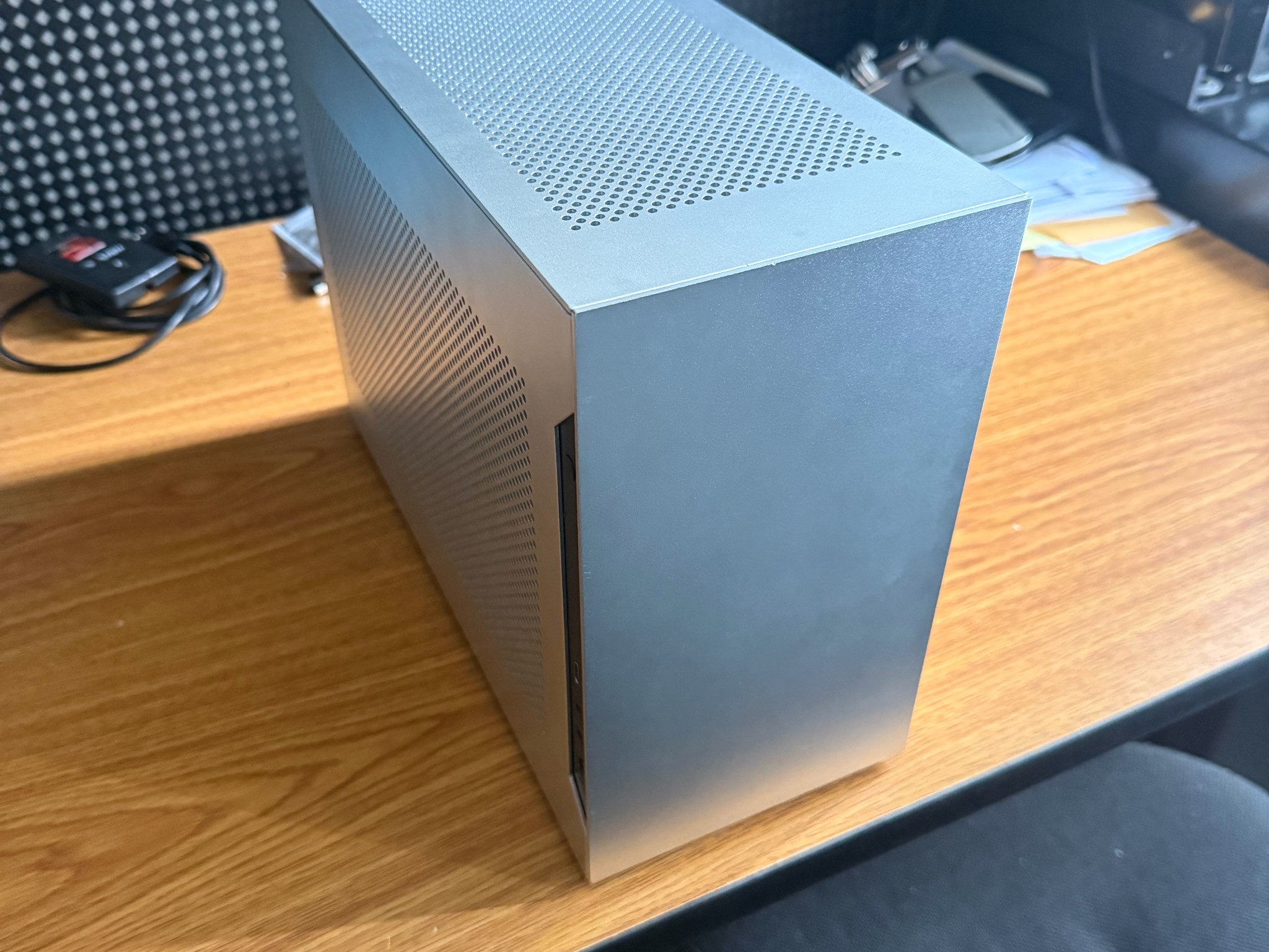 "Compact Beast" - RTX 4090 - Ryzen 7 9800X3D - 64 GB DDR5-6000 [Lian Li H20]