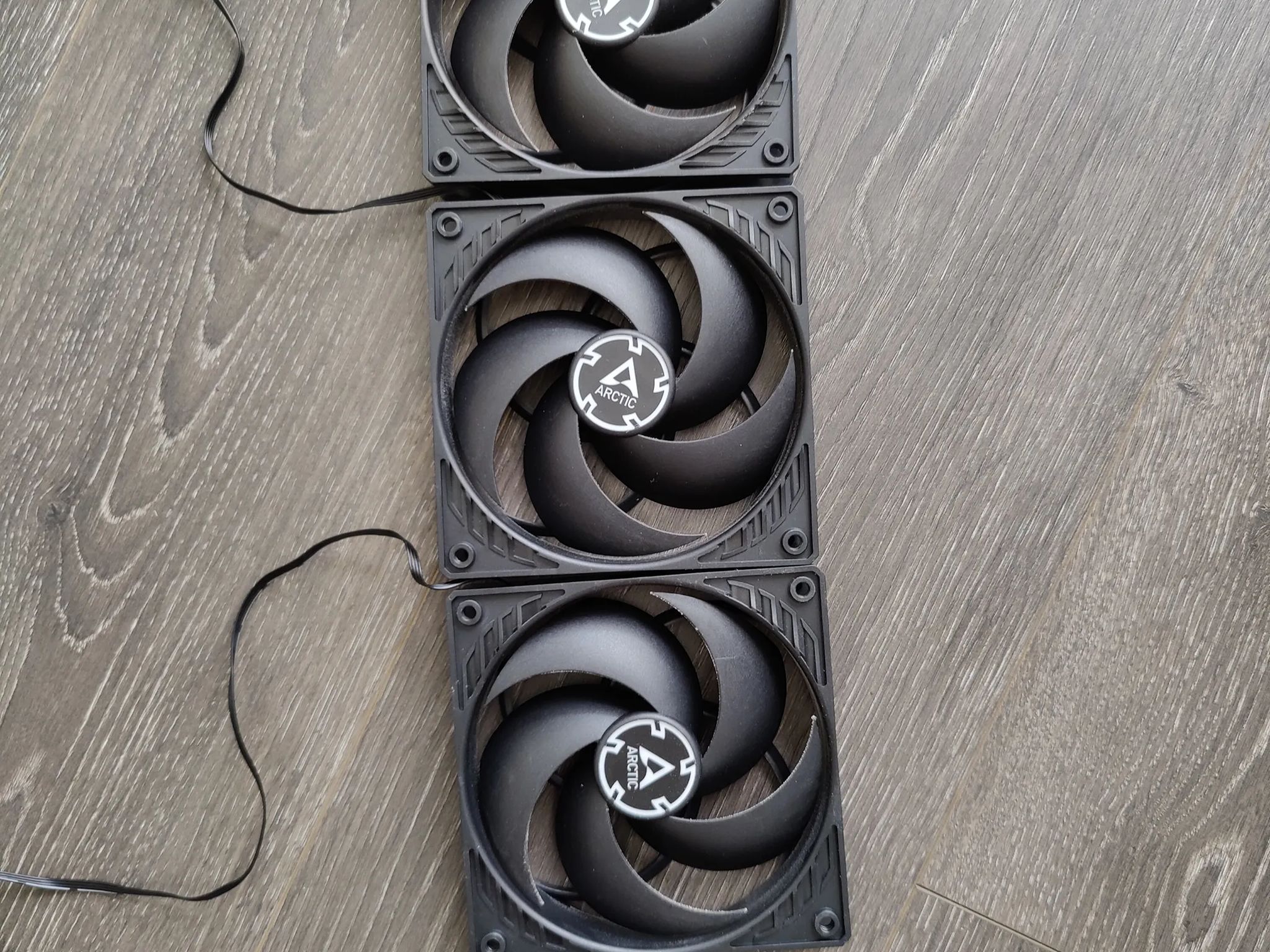 Arctic P12 PWM