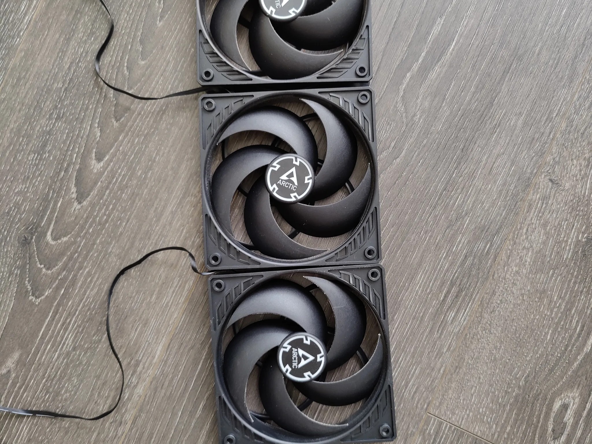 Arctic P12 PWM