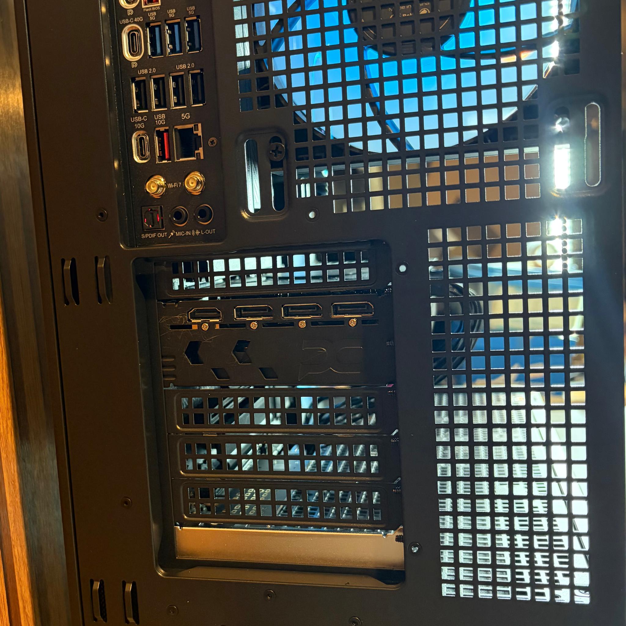 9070XT 16GB | RYZEN 7 9800X3D | 32GB DDR5 | 1TB SSD | 750W | 360MM AIO | X870E