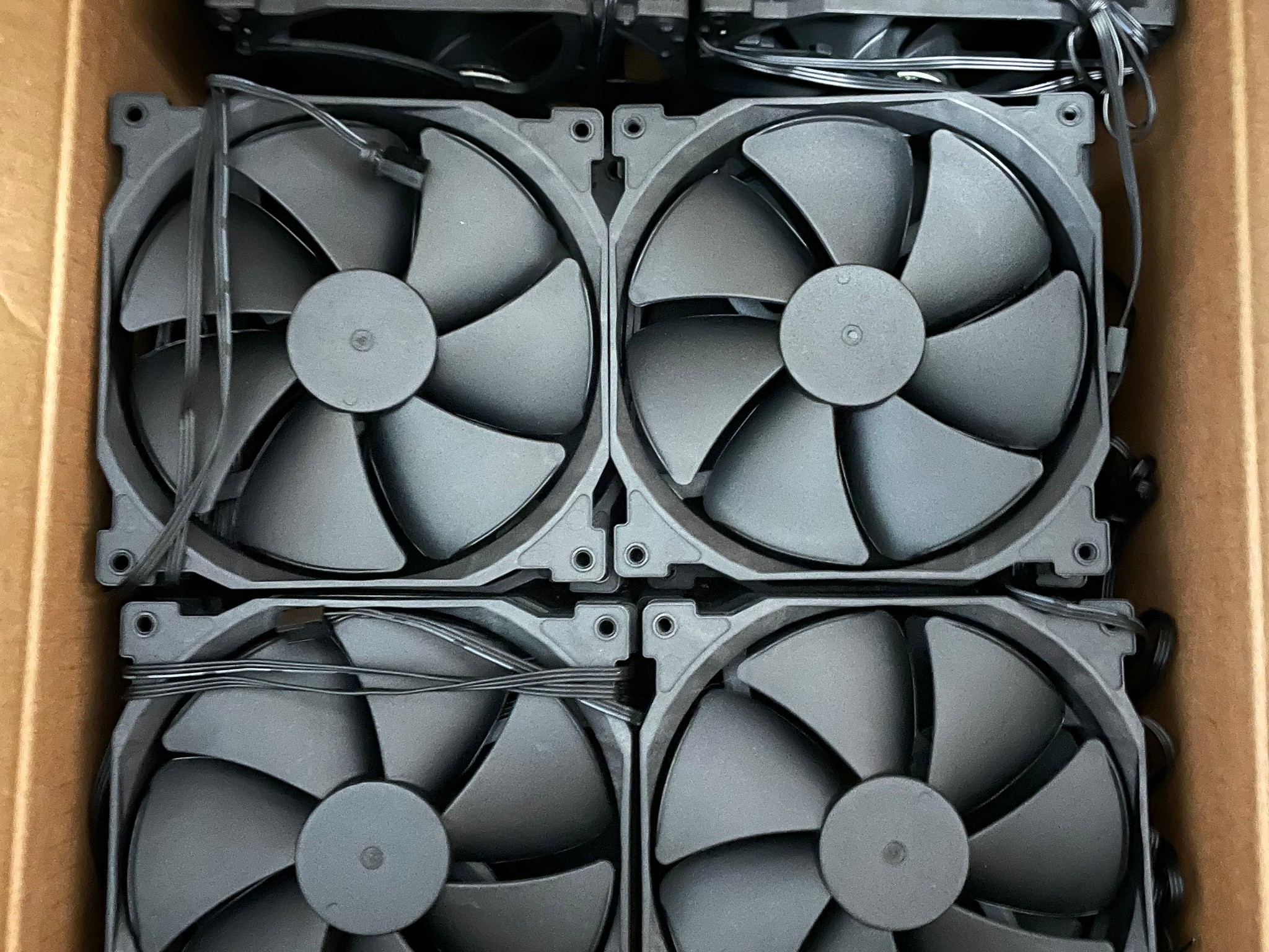 24x Phanteks 140mm Fans