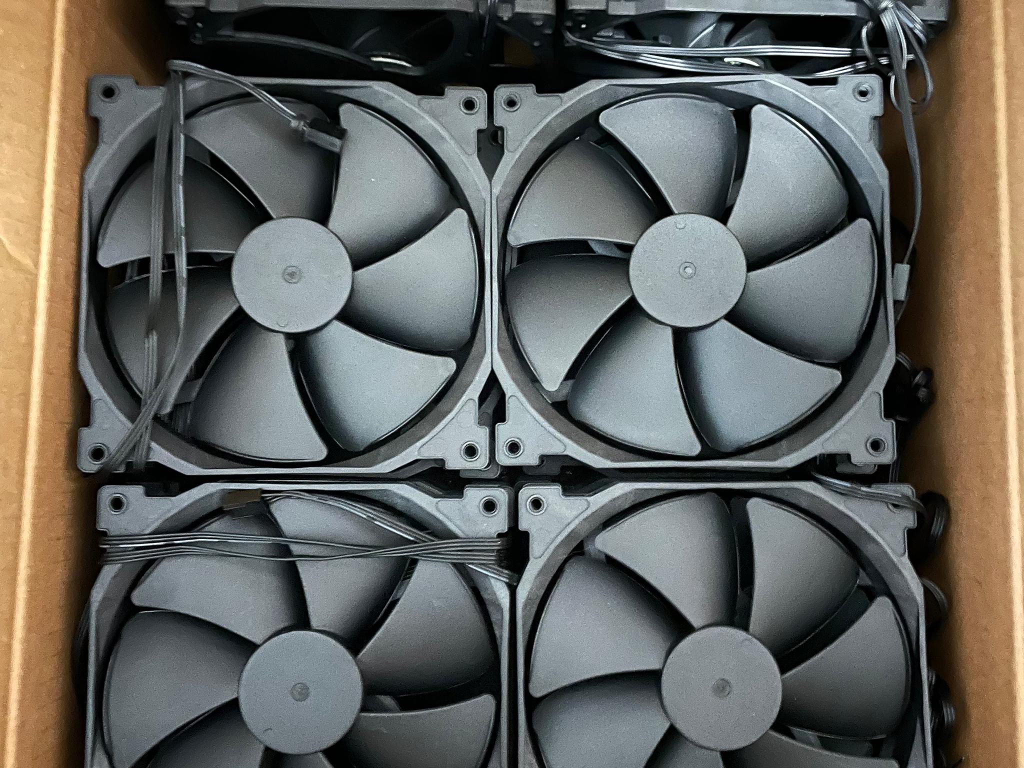 24x Phanteks 140mm Fans