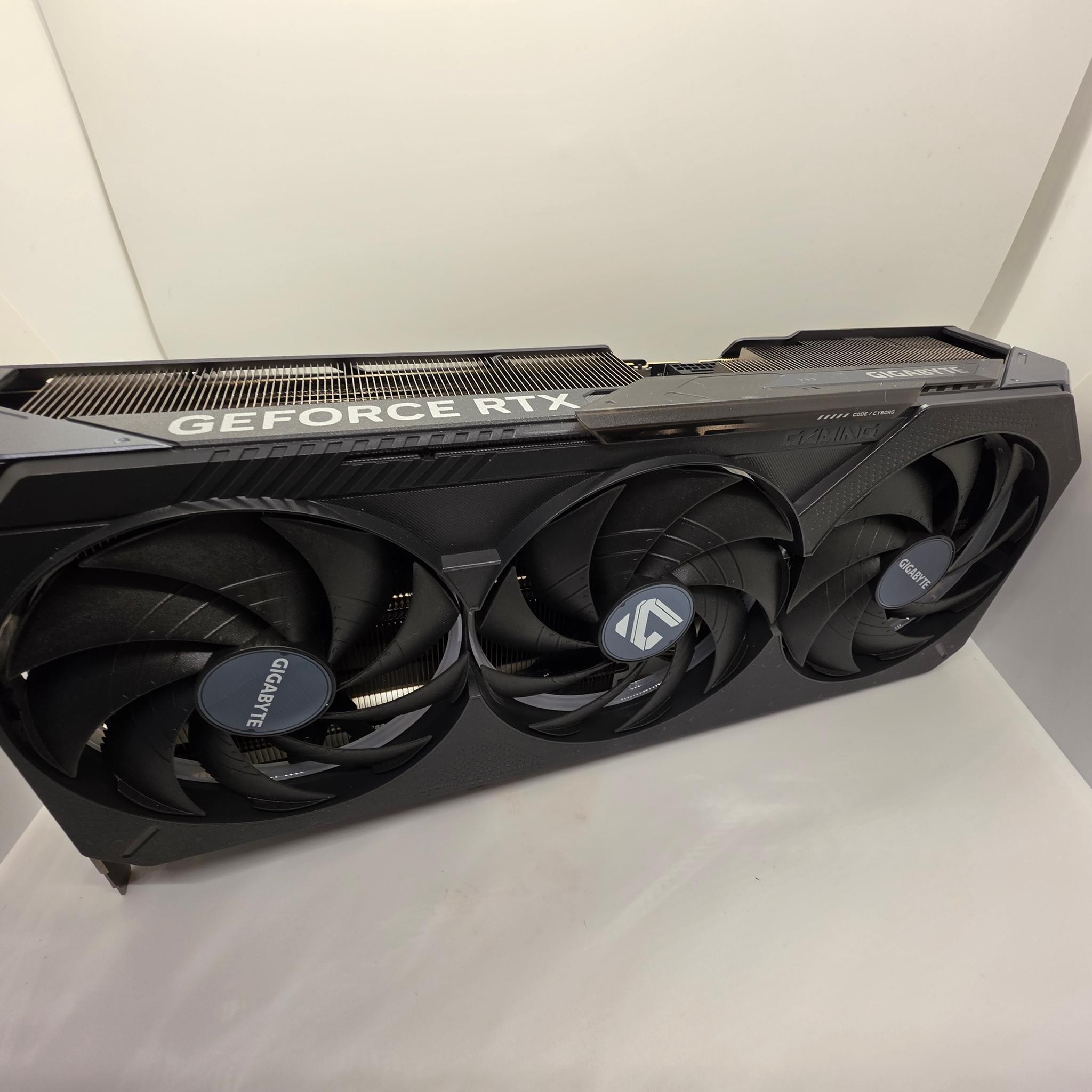 GIGABYTE GeForce RTX 5090 GAMING OC 32G