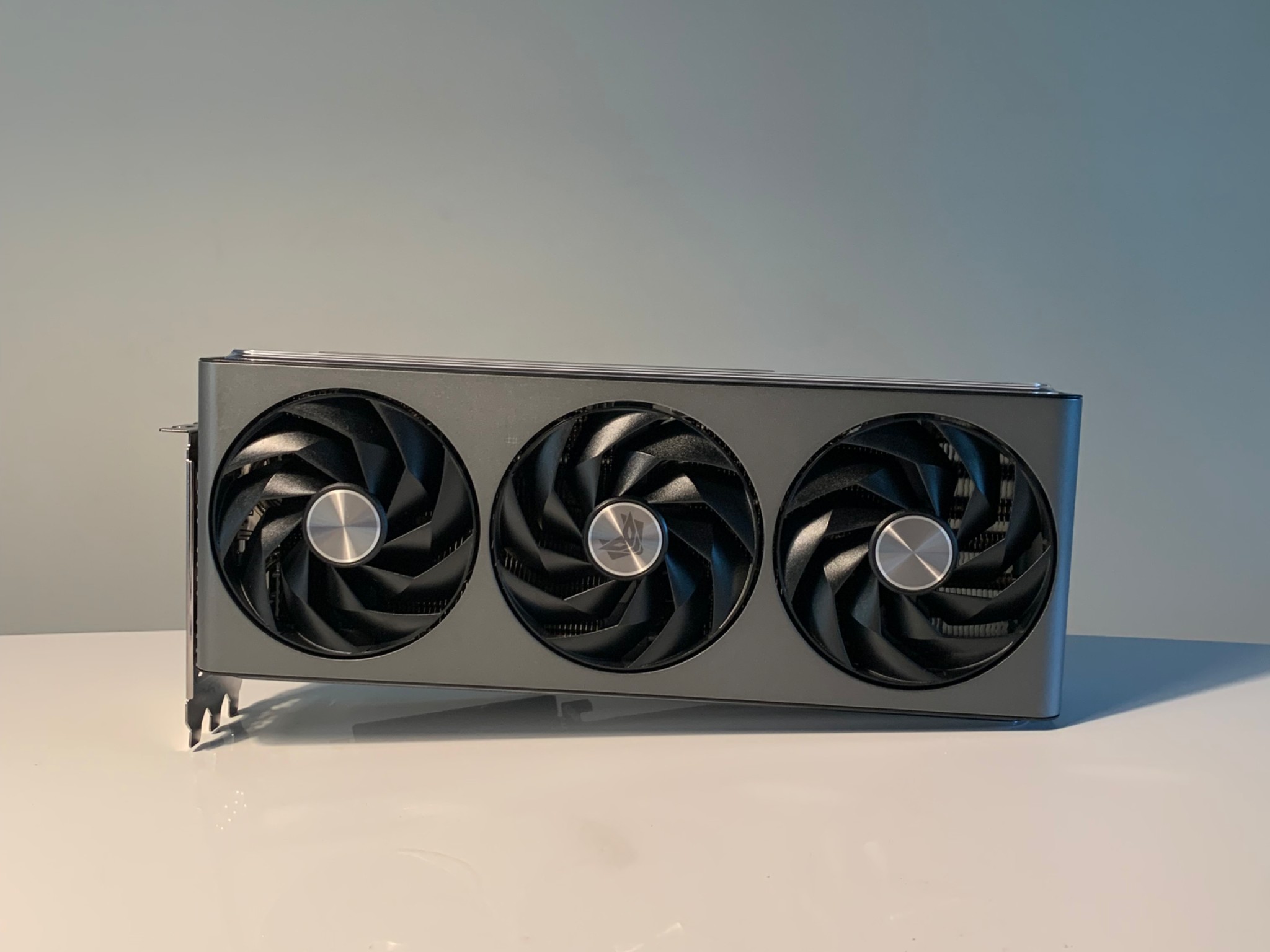 RX 7900XTX: Open Box Saphire Nitro+