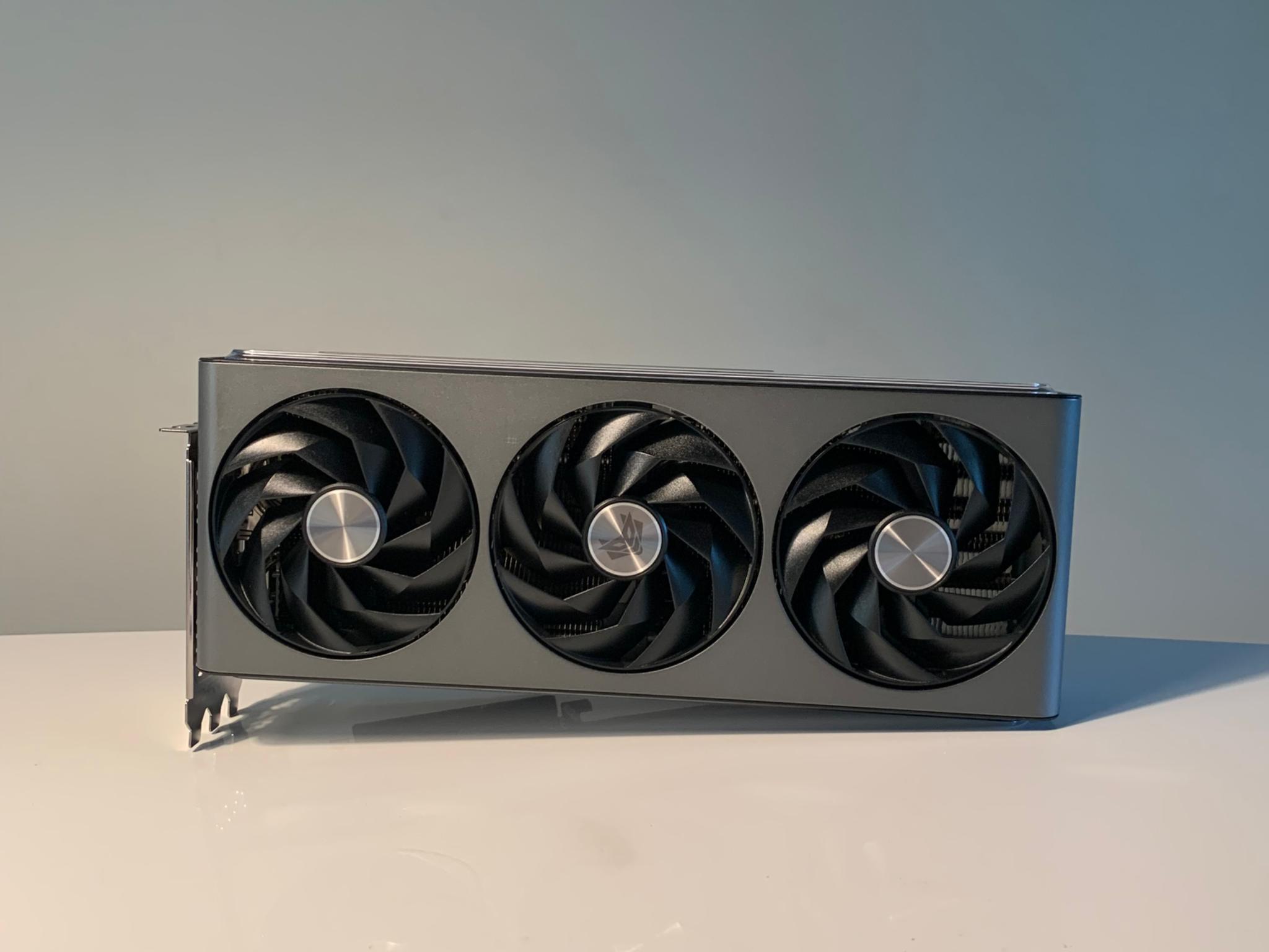 RX 7900XTX: Open Box Saphire Nitro+
