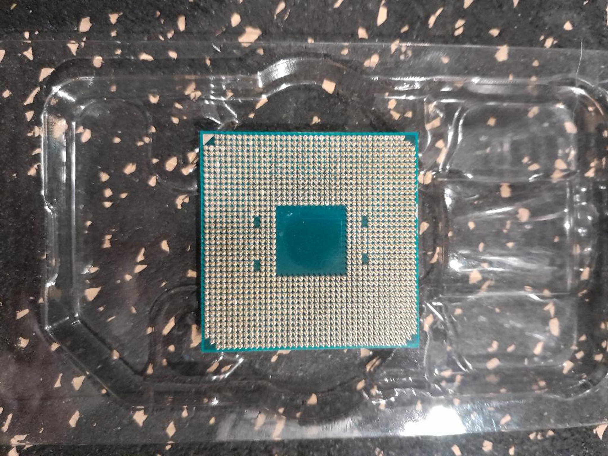 AMD Ryzen 5 2400G Processor with Radeon RX Vega 11 Graphics