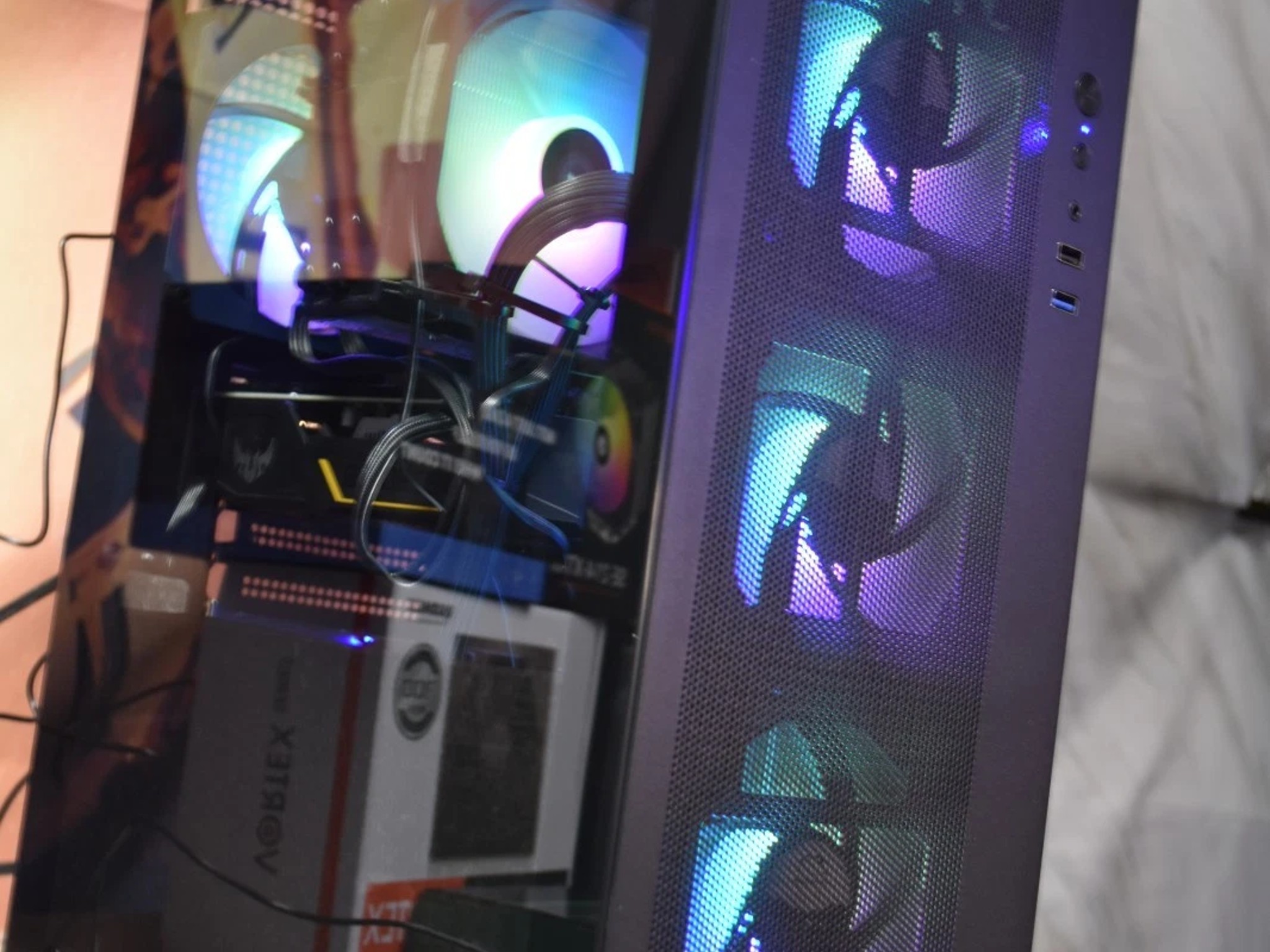 Intel I 7 4790 RAM 32 GB GPU GTX 1650 1 TB NVME 700 watts 80 plus gold  & speakers & keyboard& mouse