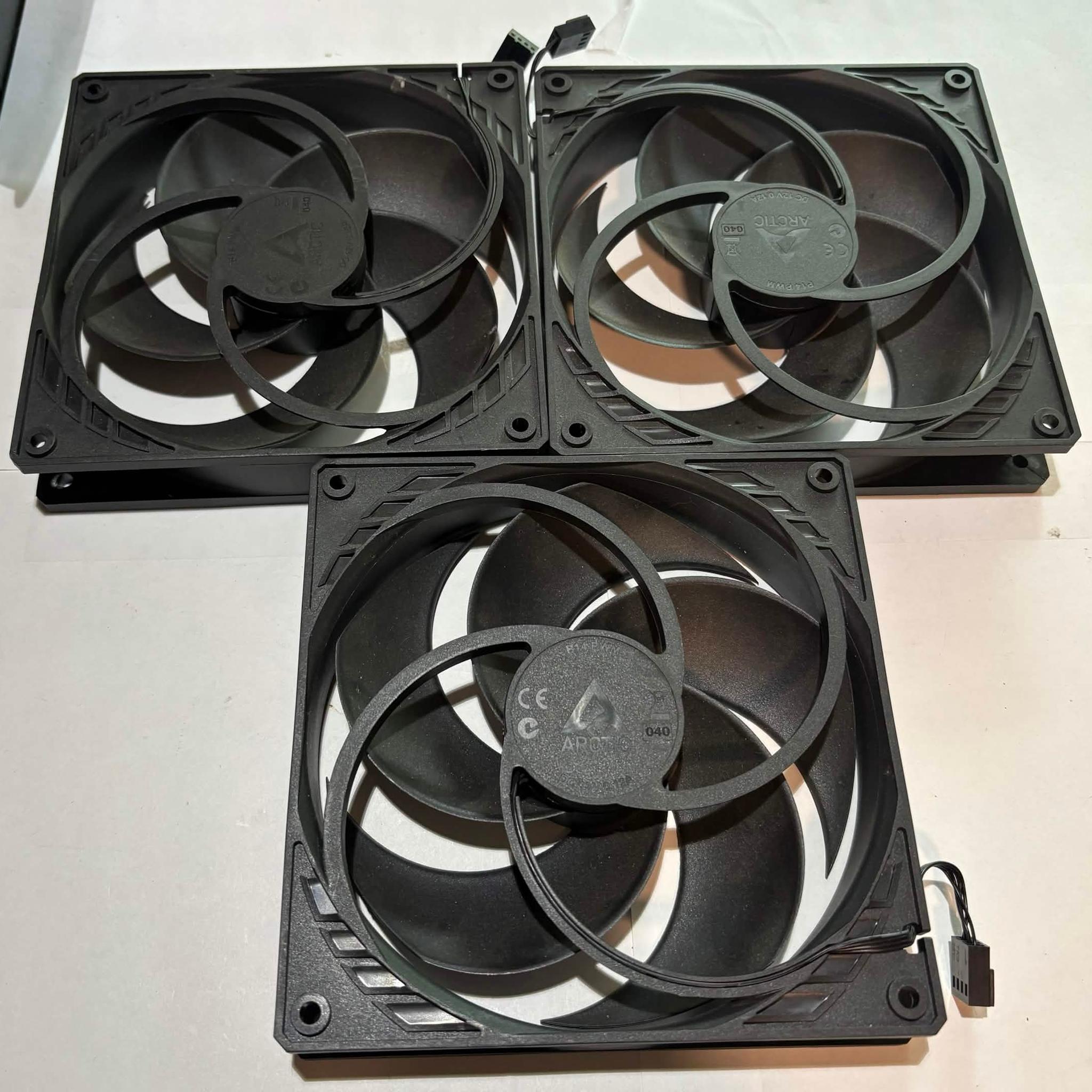 ARCTIC P14 PWM PST 140mm Fans - 3 Pack Condition