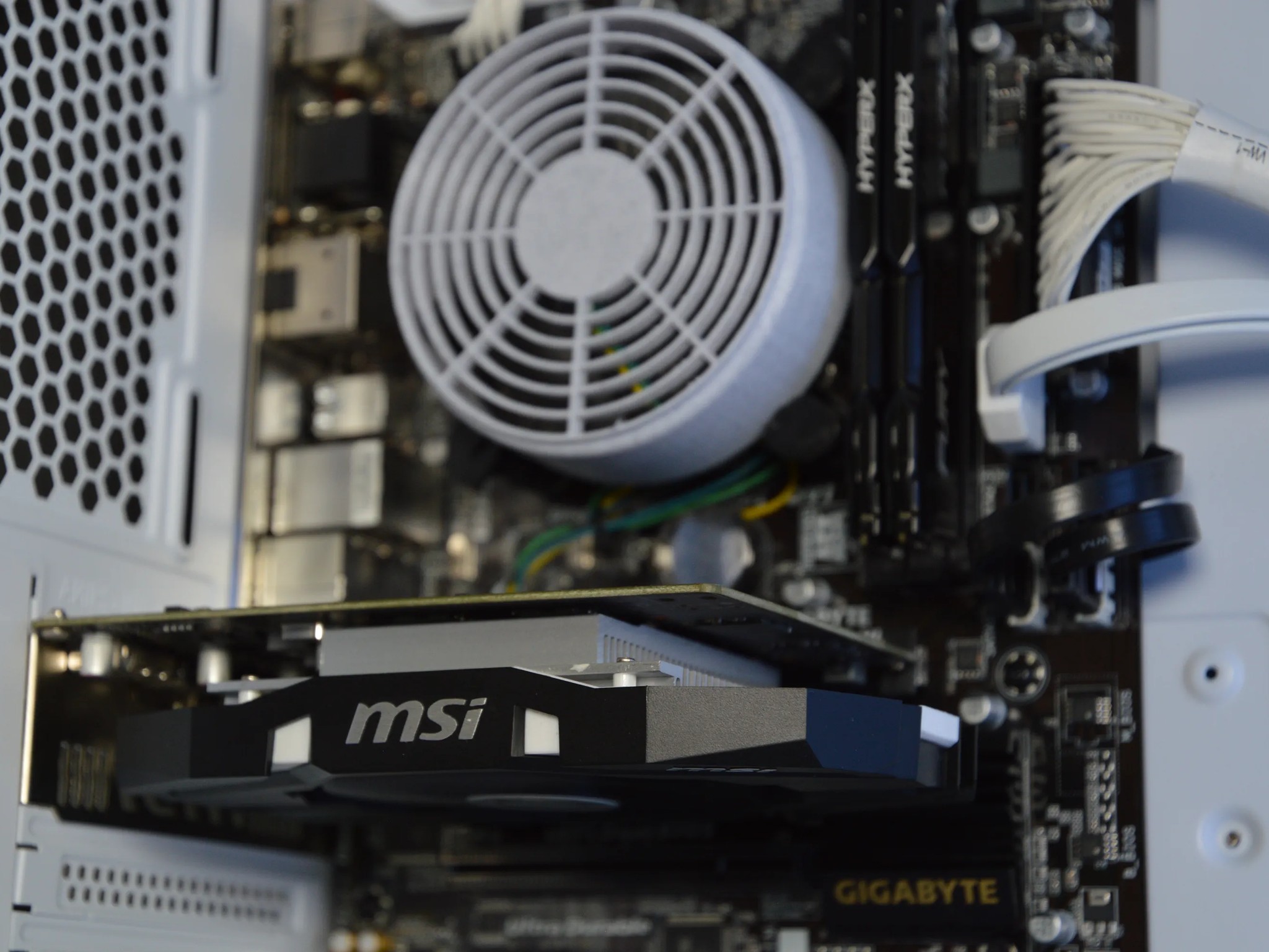 ❄️🔥| GTX 1050Ti 4GB | INTEL i5 4460 | 16GB DDR3 RAM | 256GB SSD + 1TB Hard Drive | SnowBlaze |