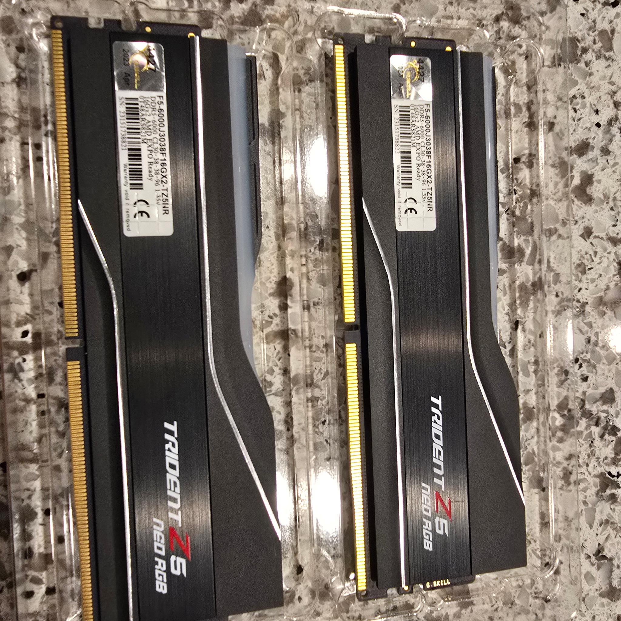 AMD Ryzen 9 9950X3d+Asus Crosshair X670E Hero+32GB DDR5 Gskill Trident Z Neo RGB 6000Mhz