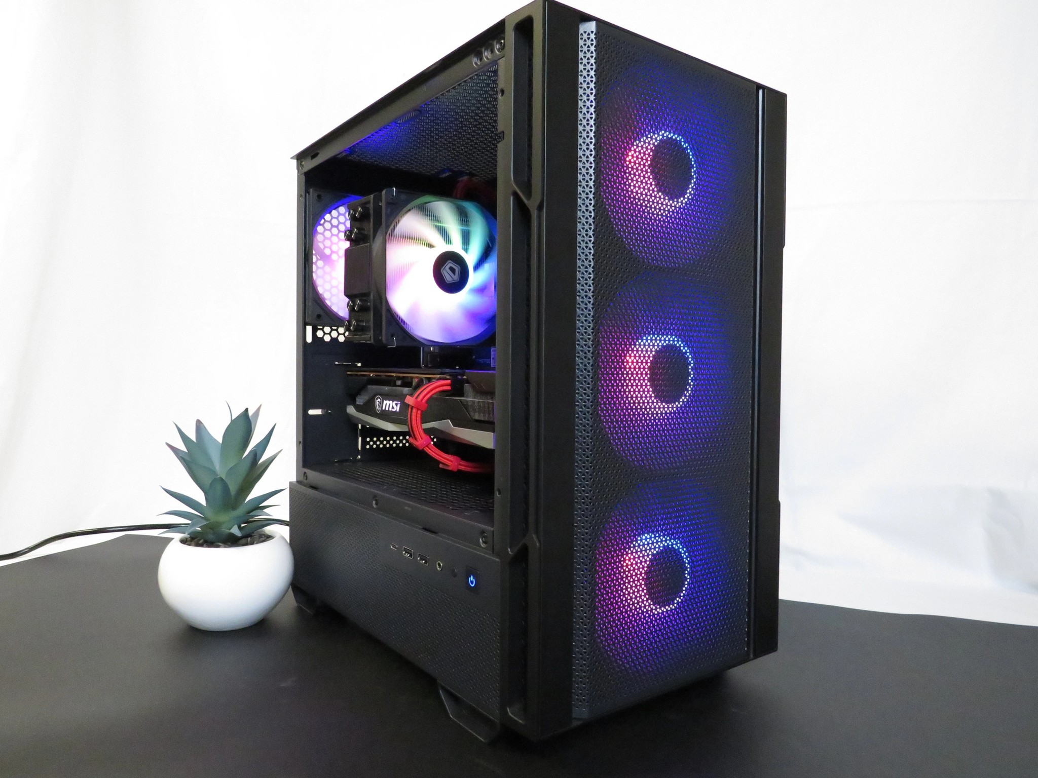 Mid Range Master! *All new parts* Ryzen 5 5500 + RX 6600XT + 16 GB DDR4 + 1 TB NVME SSD