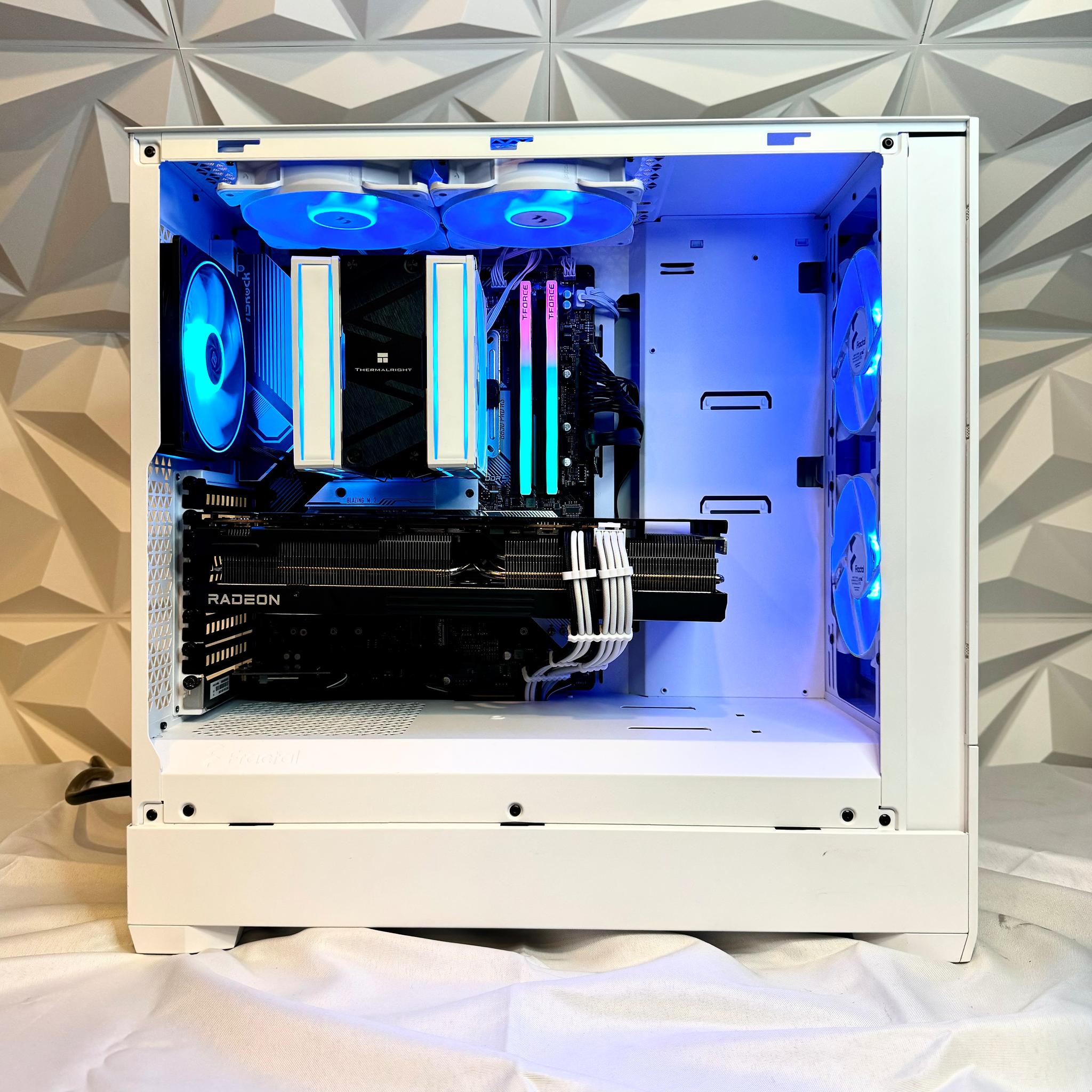 R7 7700, RX 7900XT, 32gb ram, 1 tb NVME, and WI-FI "Yin-Yang Bunny"