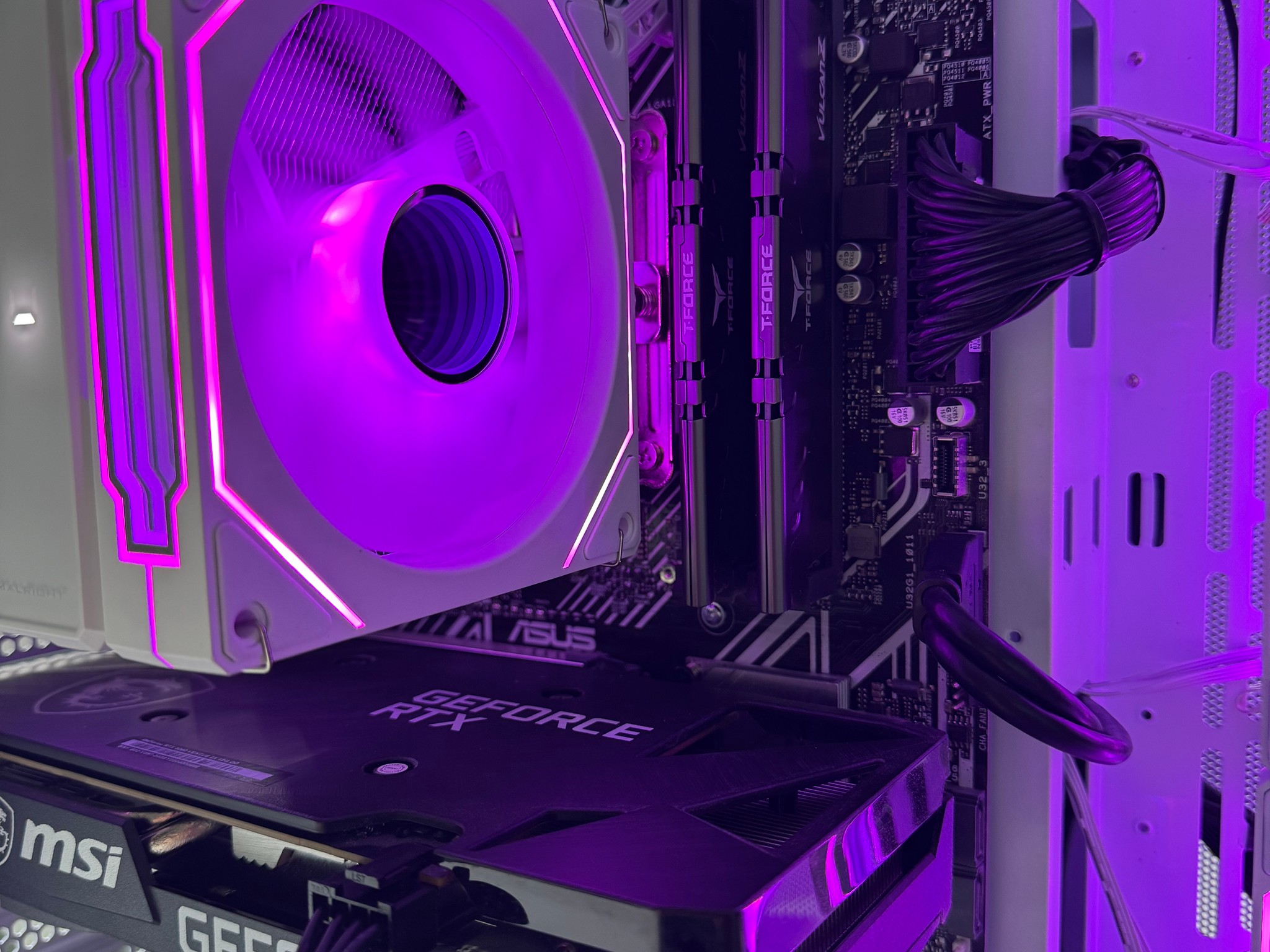 White&Black Gaming PC - 3060 - i5 10400f - 16GBs ram - 1Tb Nvme