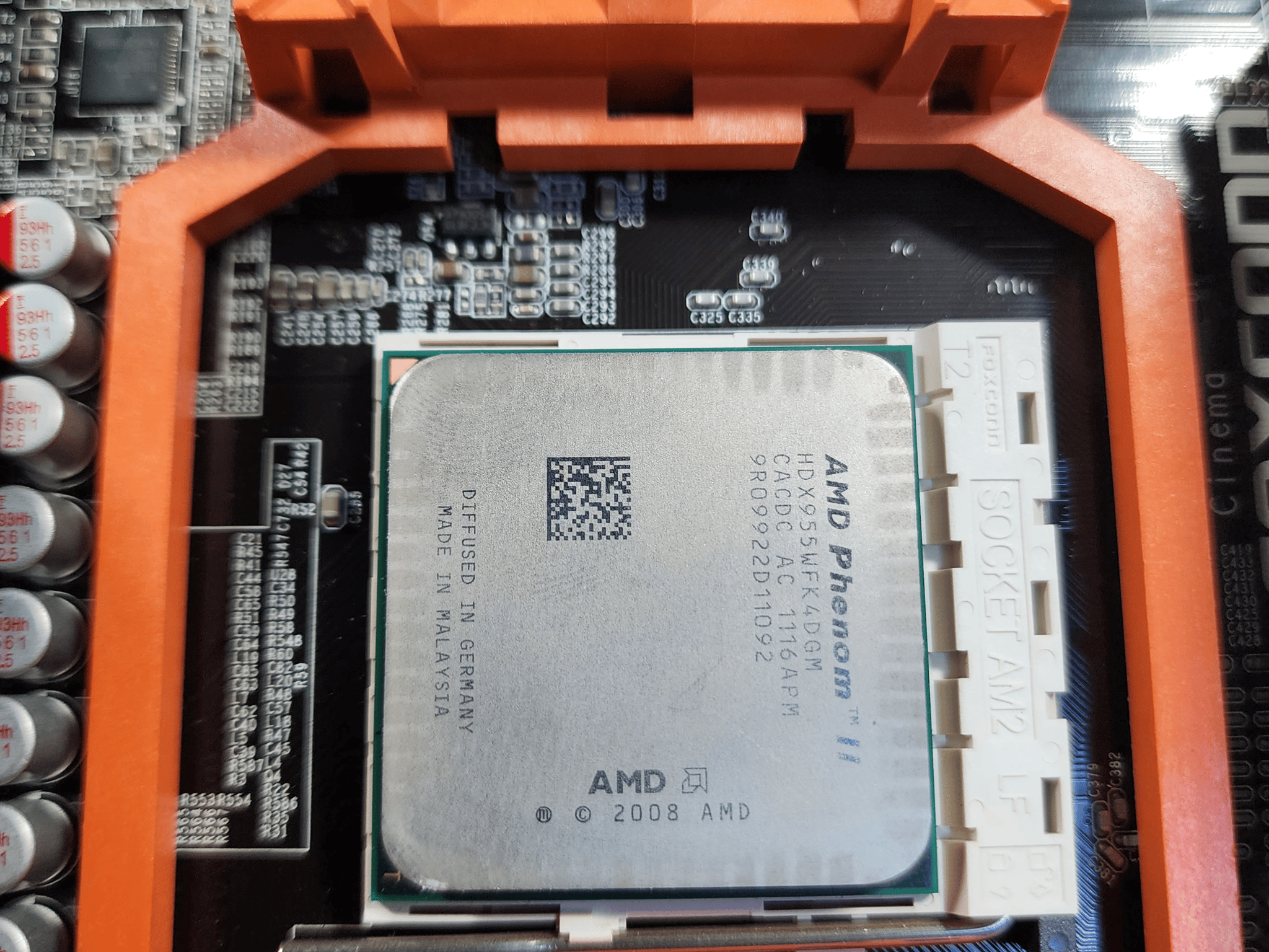 Foxconn Cinema II Deluxe AM3 // AMD Phenom II 4-Cores 3.20GHz // Corsair XMS2 4x2GB 8GB 800MHz 