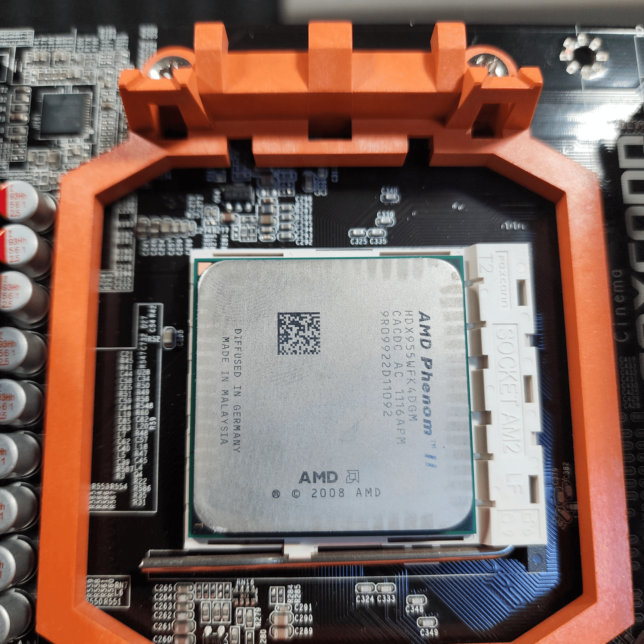 Foxconn Cinema II Deluxe AM3 // AMD Phenom II 4-Cores 3.20GHz // Corsair XMS2 4x2GB 8GB 800MHz 