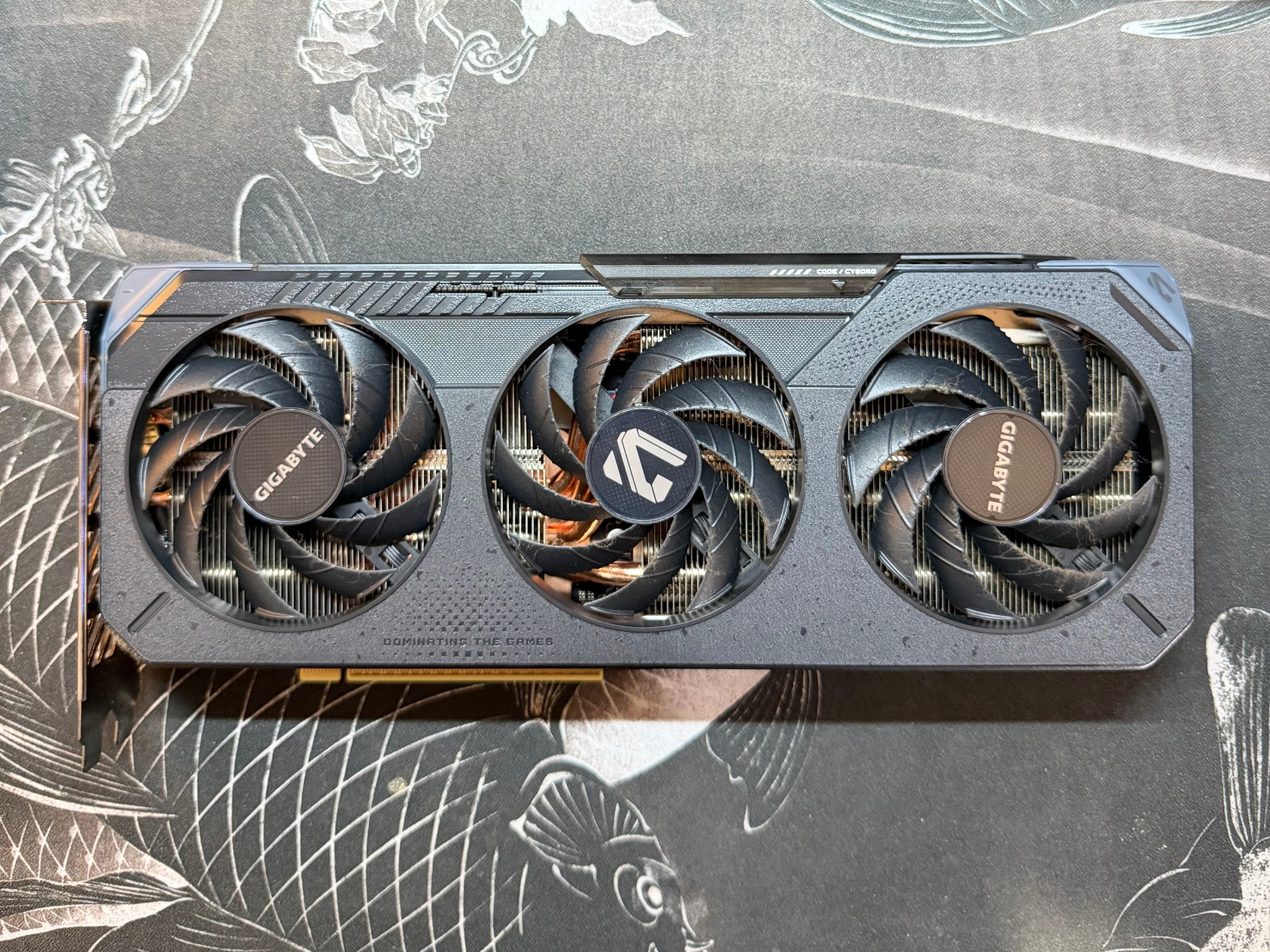 GIGABYTE Radeon RX 9060 XT GAMING OC 16G