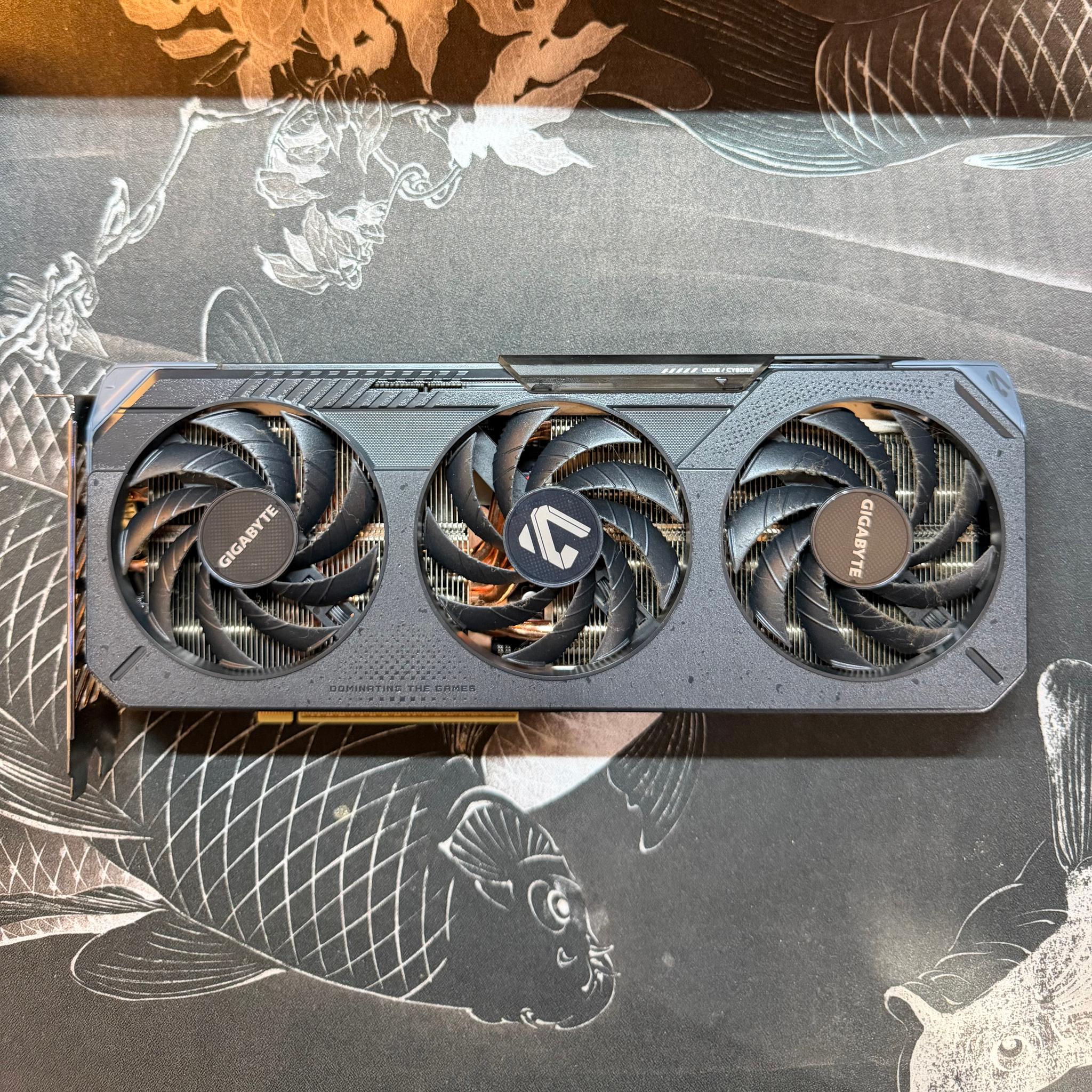 GIGABYTE Radeon RX 9060 XT GAMING OC 16G