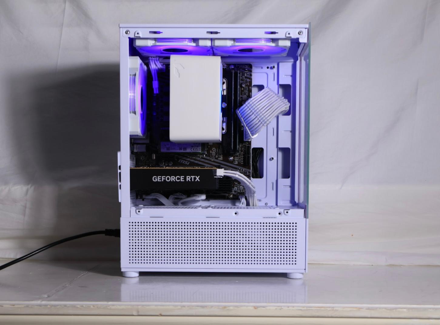 🧊⚪Ice Panda|Rtx 4060 Ryzen 5 5500⚪🧊